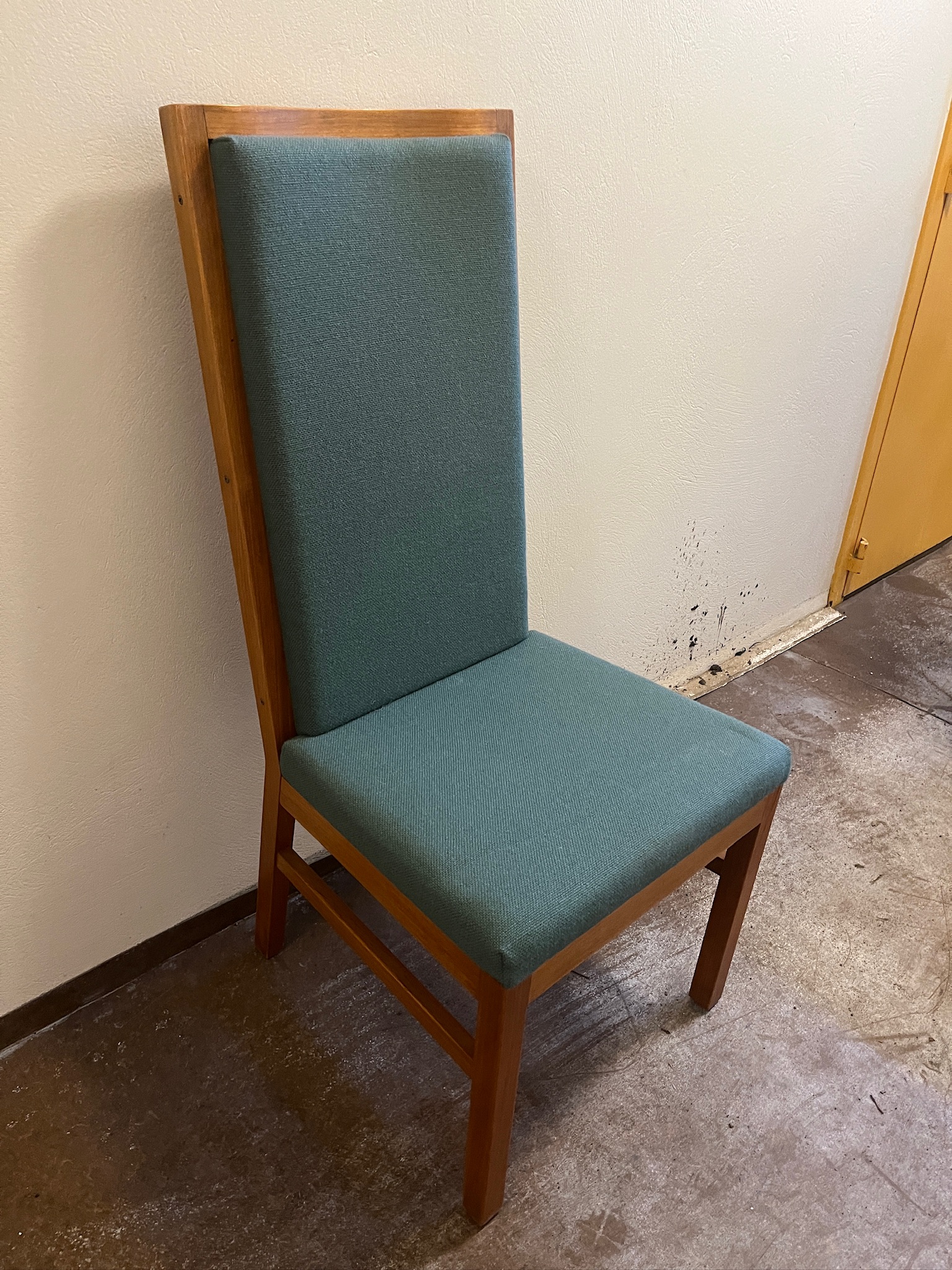 SELT / SOLD Viðarstólar - sérsmíði - handsmíði með tauáklæði (11 stk.) 2
