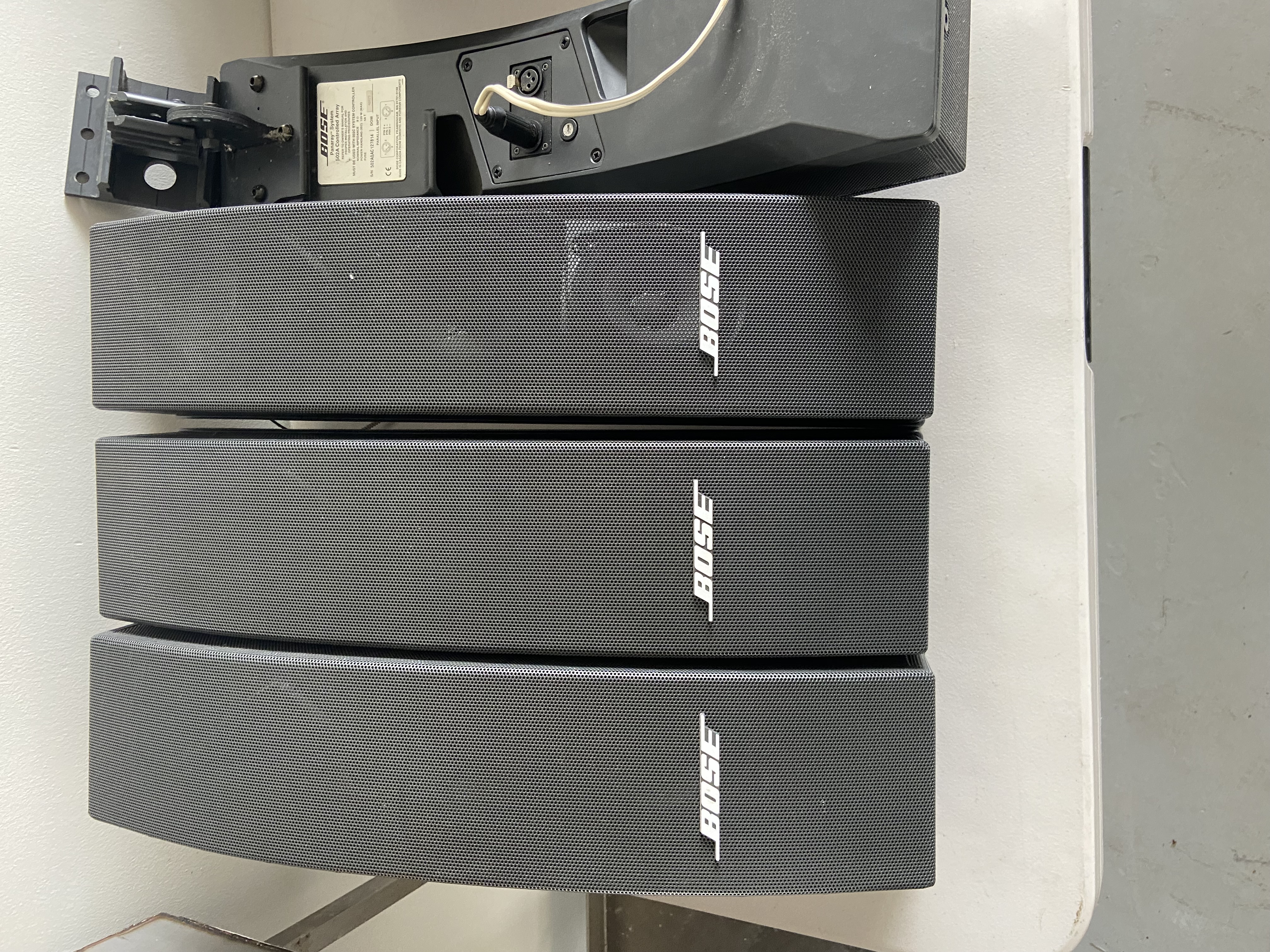 SELT / SOLD BOSE hljómkerfi - 6 hátalarar - 2 bassabox 3