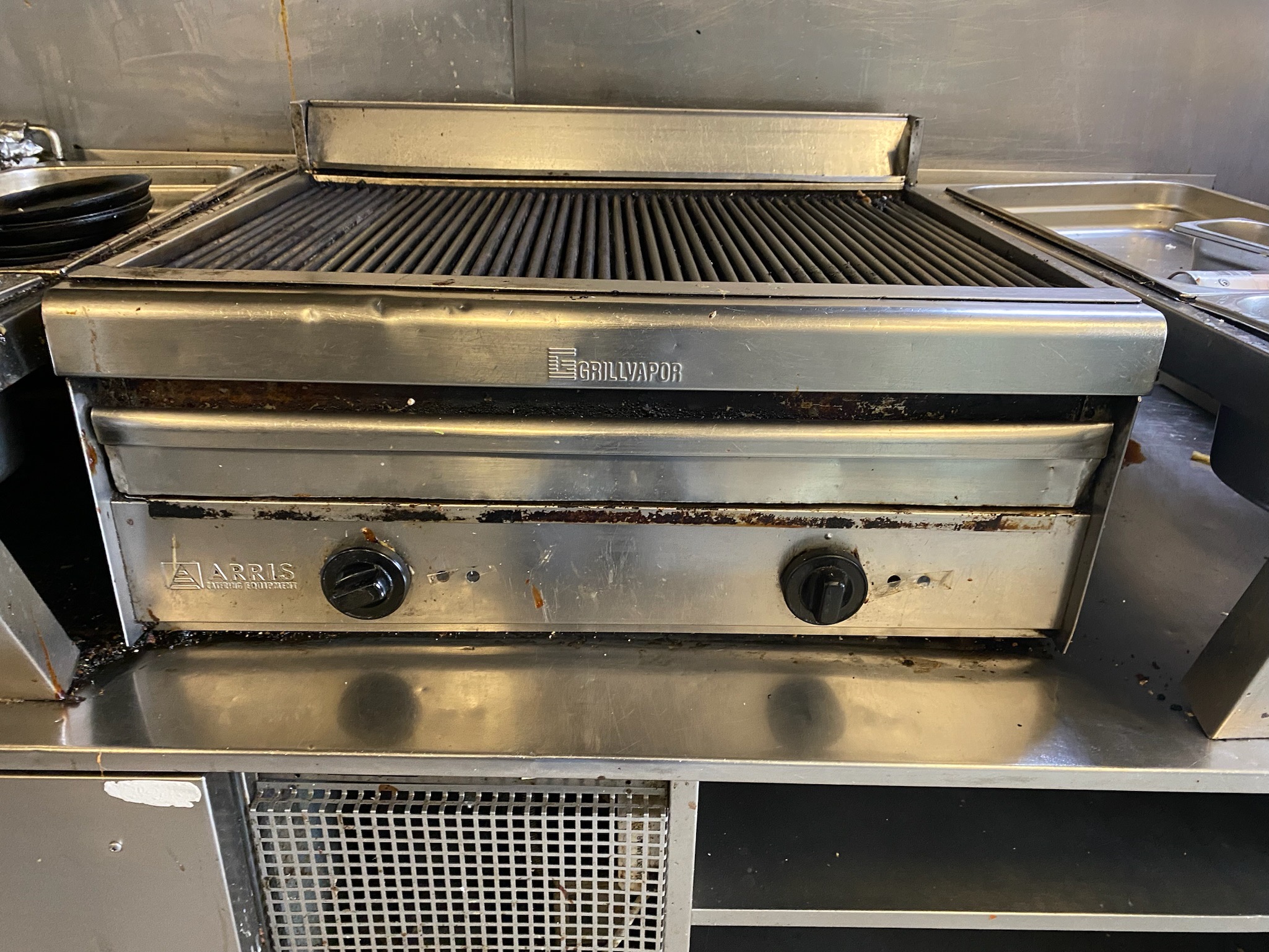 SELT / SOLD Grillvapor rafmagnsgrill, B80 x D70 x H34 sm. 2