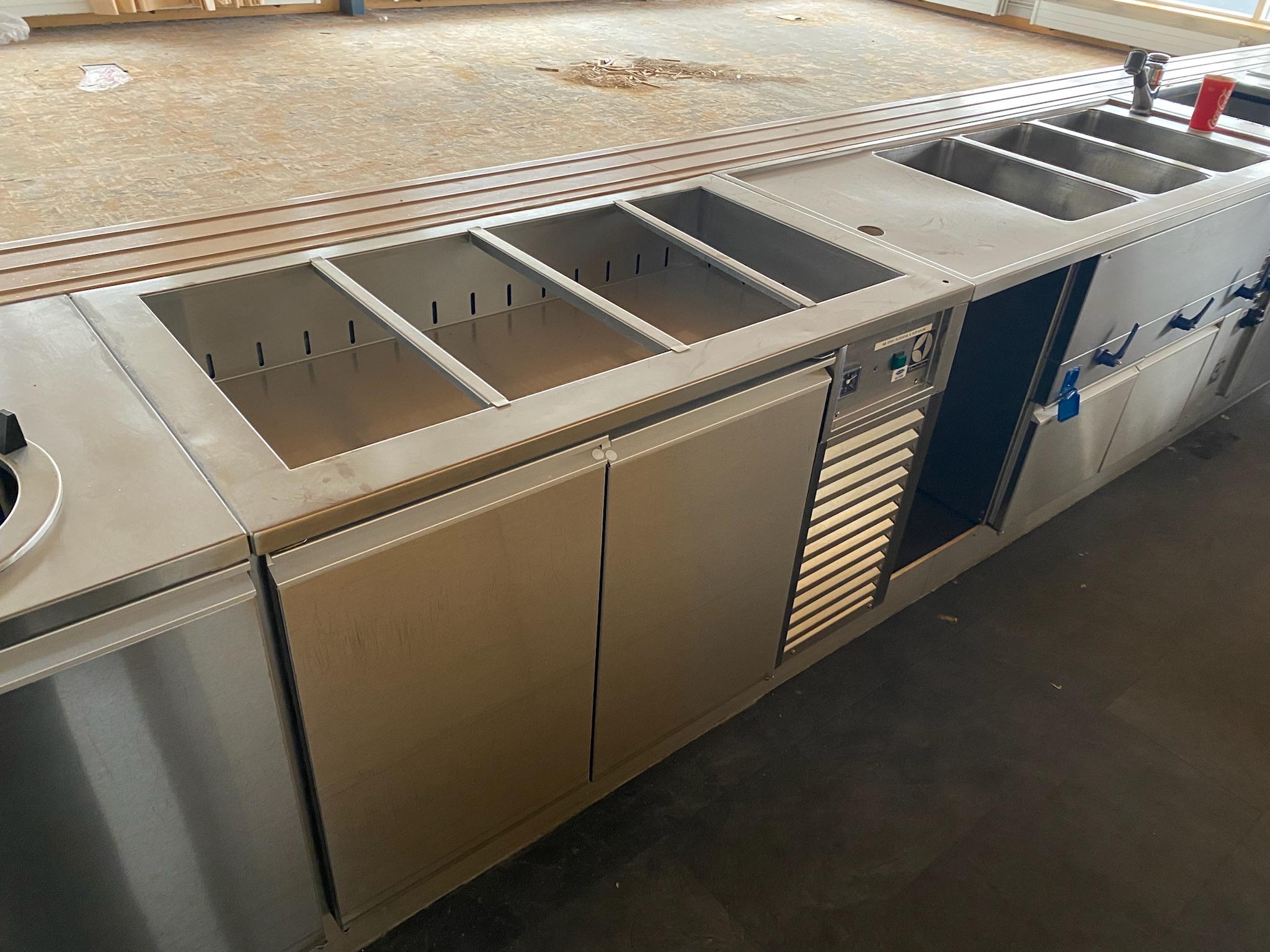 SELT / SOLD Kæliborð Electrolux, B120 x D66 x H90 sm.