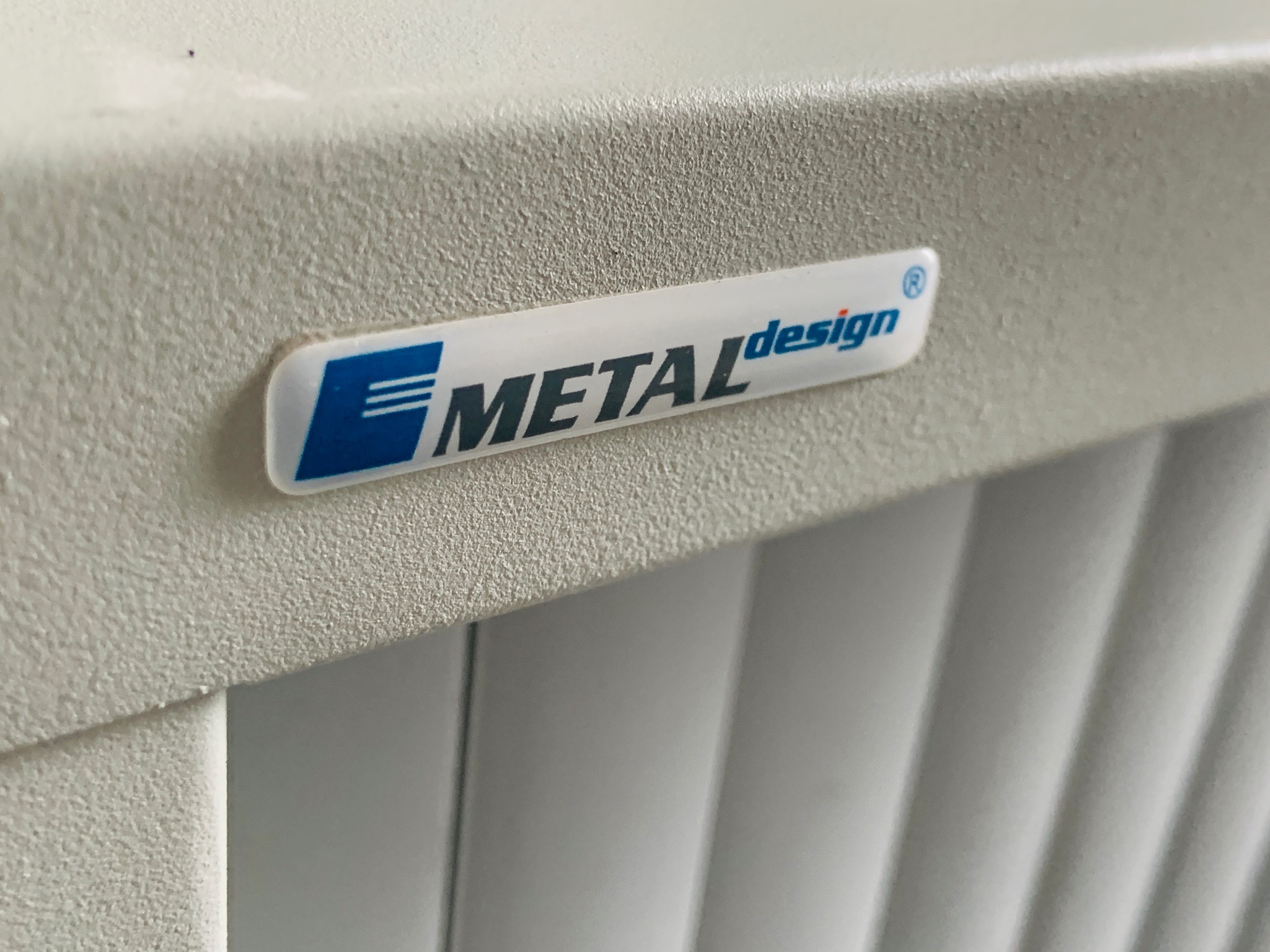 Selt/Endurnýtt-Metal design skápur m.læsingu 7