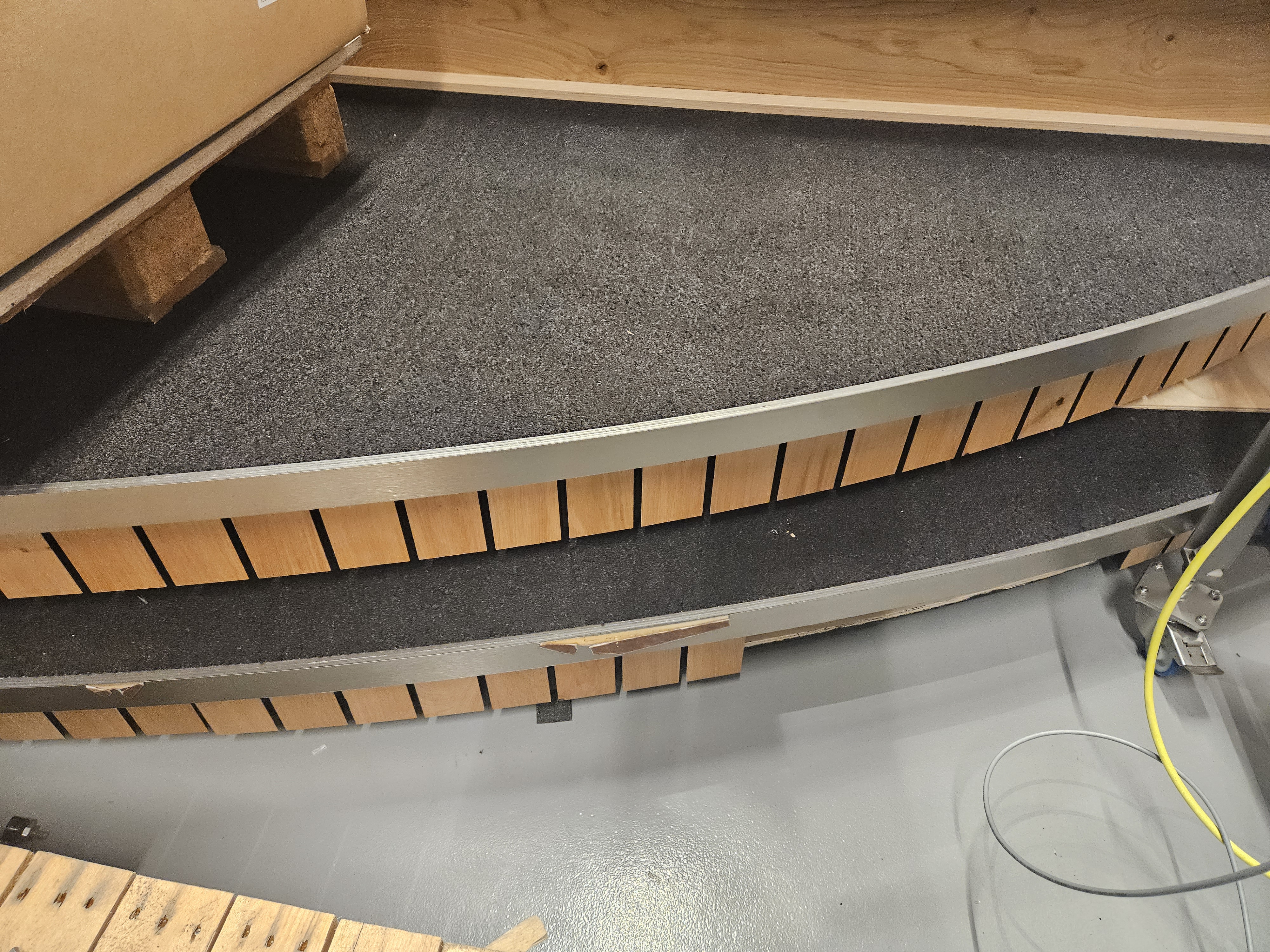 SELT / SOLD Tónlistarsvið - sýningarsvið 7x4m - á hjólum - vönduð sérsmíði 4