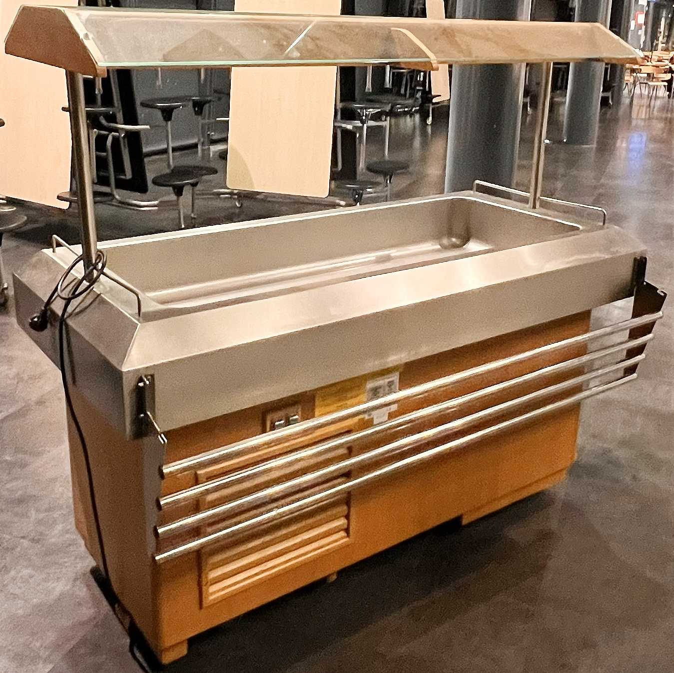 SELT / SOLD Oxti kæliborð / Salatbar