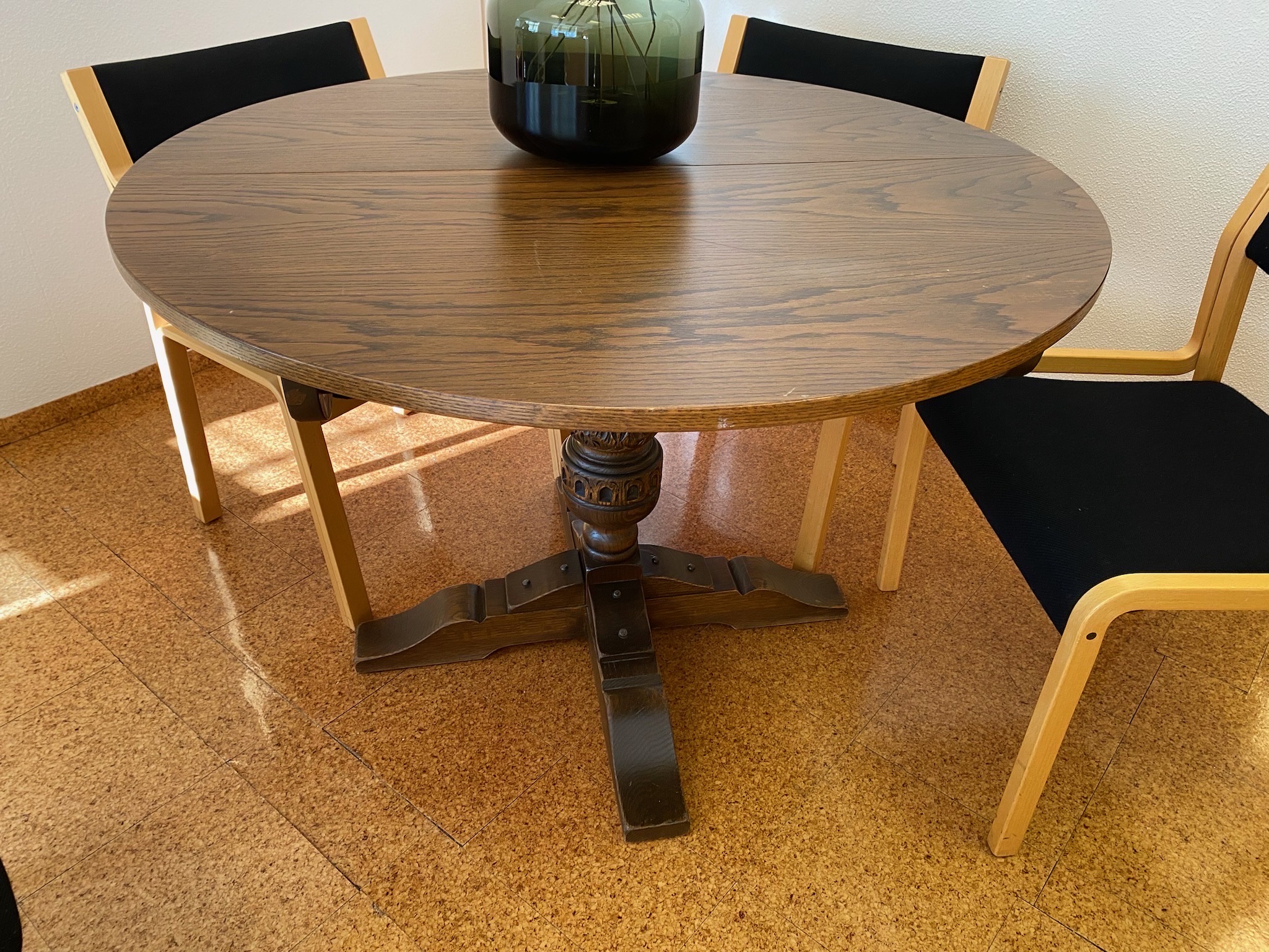 SELT / SOLD Hringborð - 110 x H77 sm - Alþingi