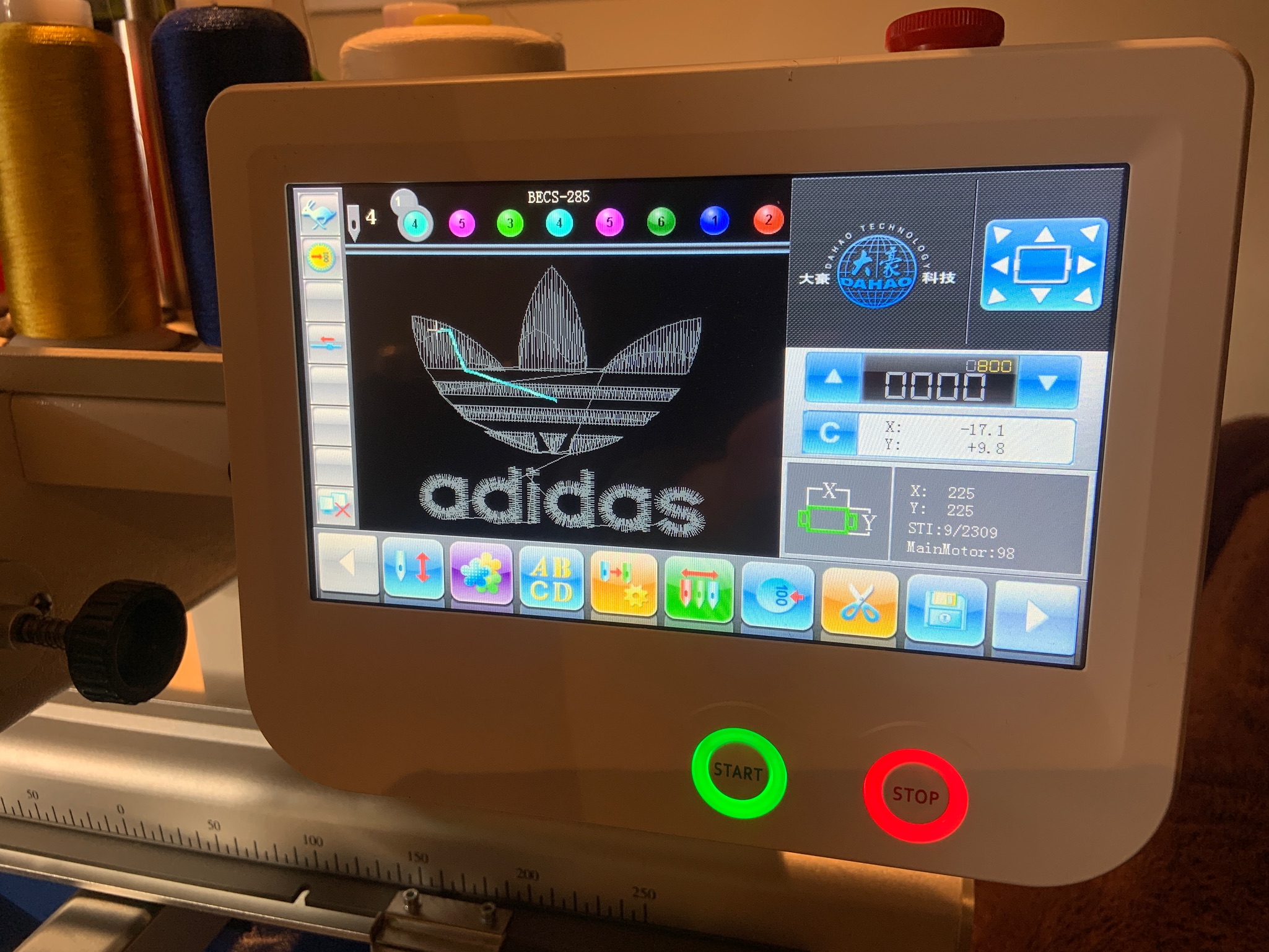 Endurnýtt/selt-Holiauma Ónotuð embroidery vél 9
