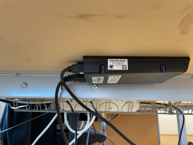 SELT / SOLD Rafmagnsborð, B180 x D80 sm. 9
