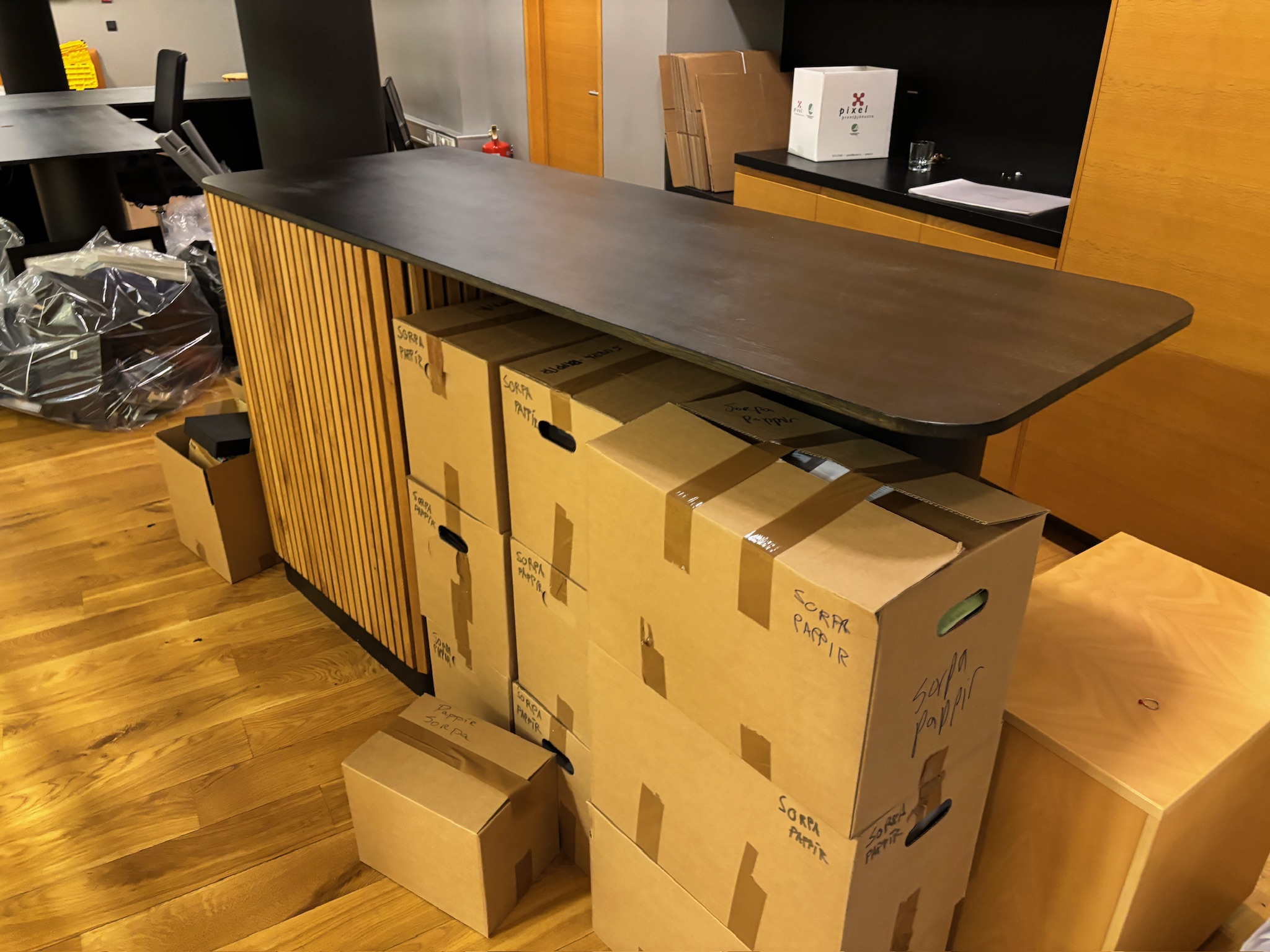 SELT / SOLD - Barborð / afgreiðslueyja frá Haf Studio, B200xD73xH110 sm. 3