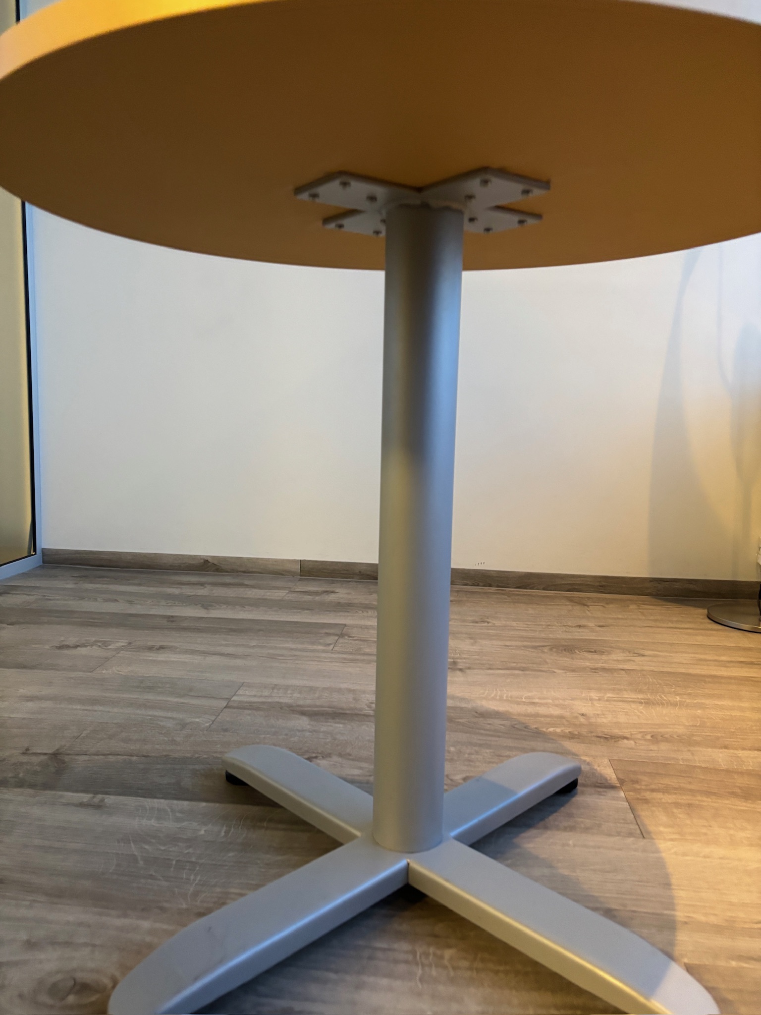 SELT / SOLD Hringborð, Ø80 x H74 sm. 3