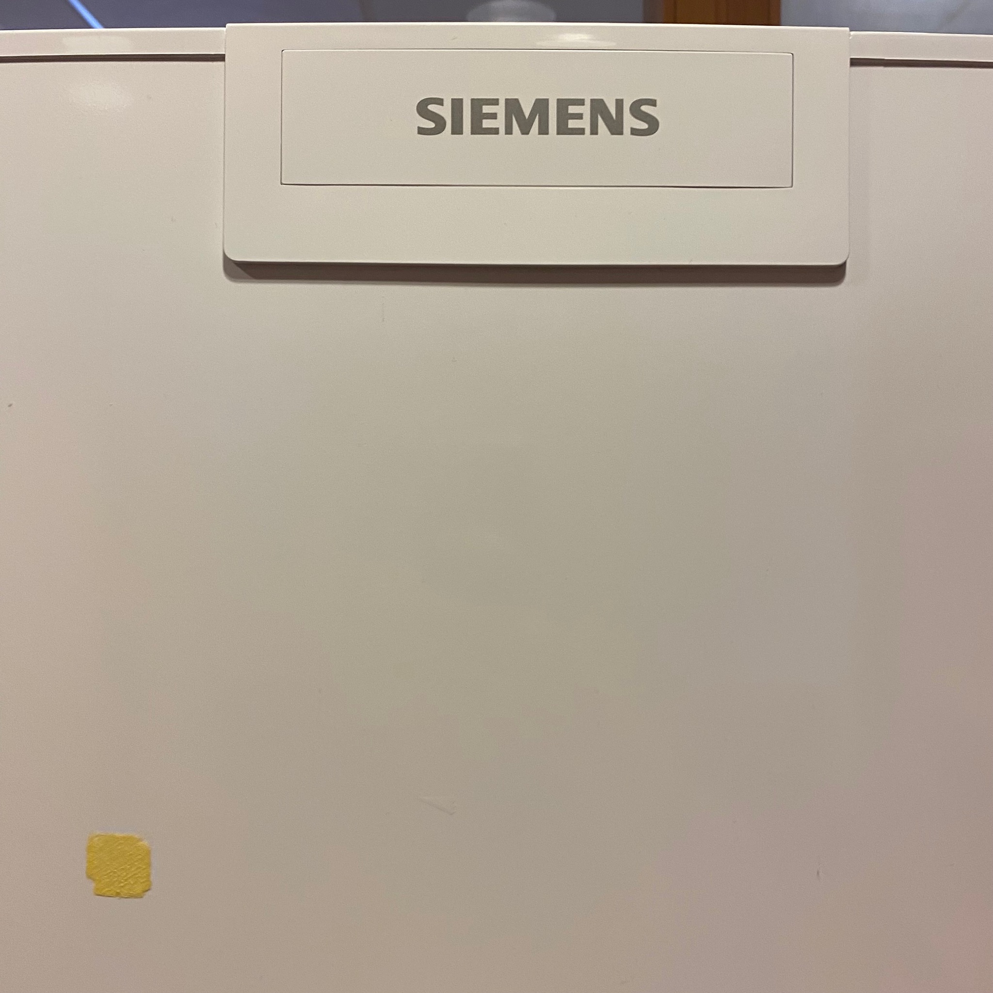 SELT / SOLD Siemens ísskápur með frysti, H186sm. 7