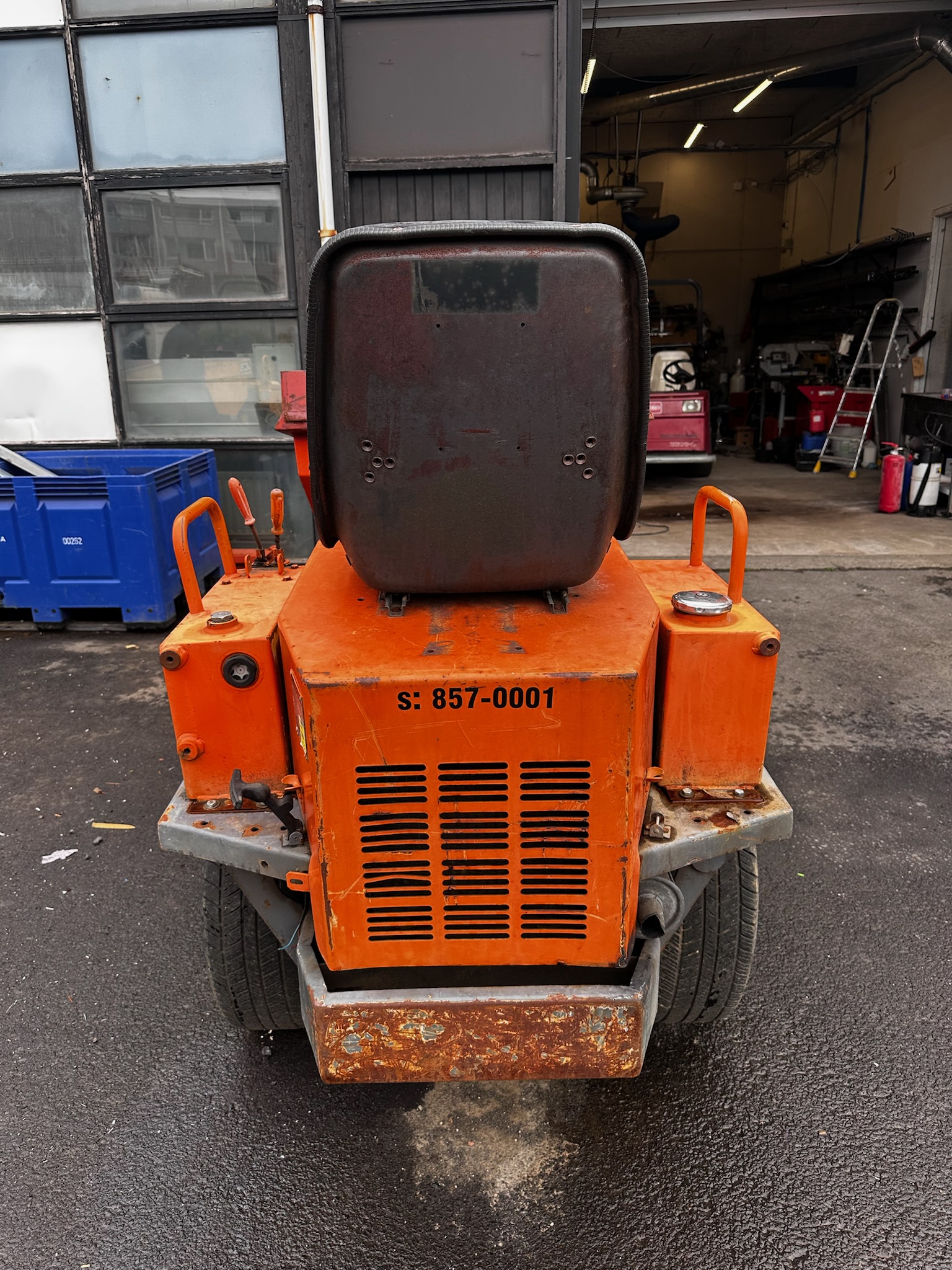 SELT / SOLD Volvo dumper 2001 - 750 kg. 5