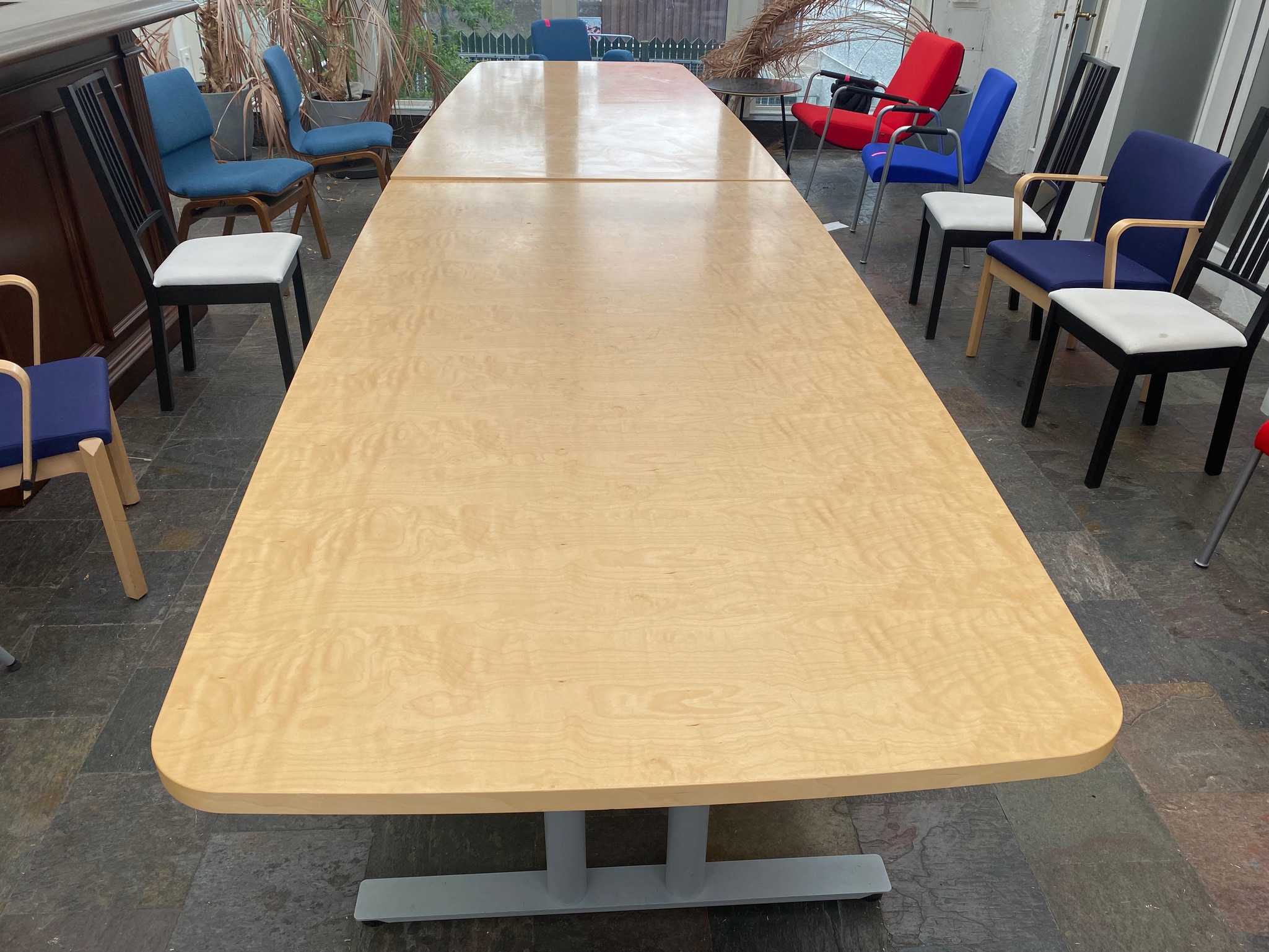 SELT / SOLD Fundarborð - 14-18 manna