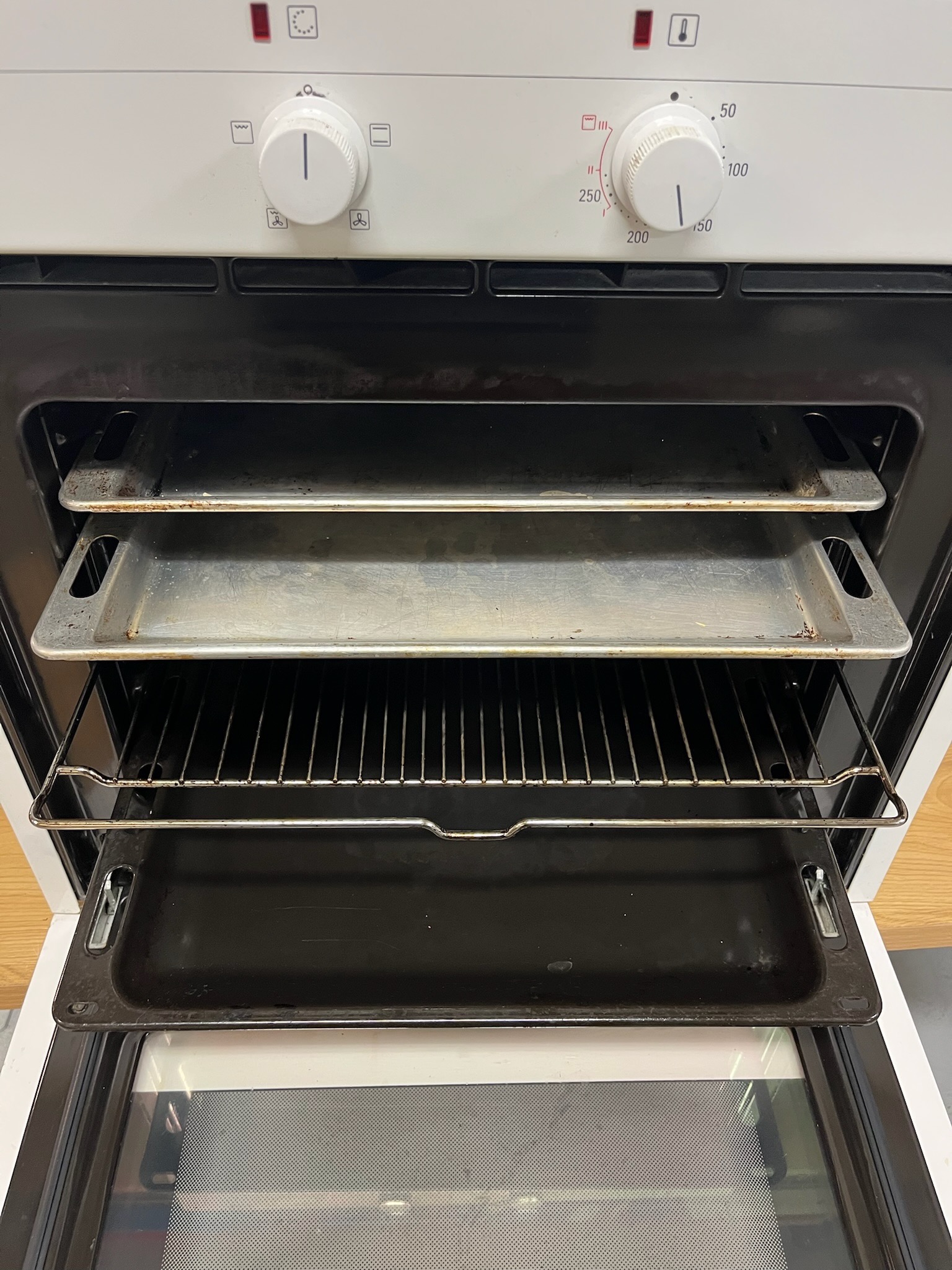 SELT / SOLD SIEMENS ofn, L55 x B57 x H60 sm. 3
