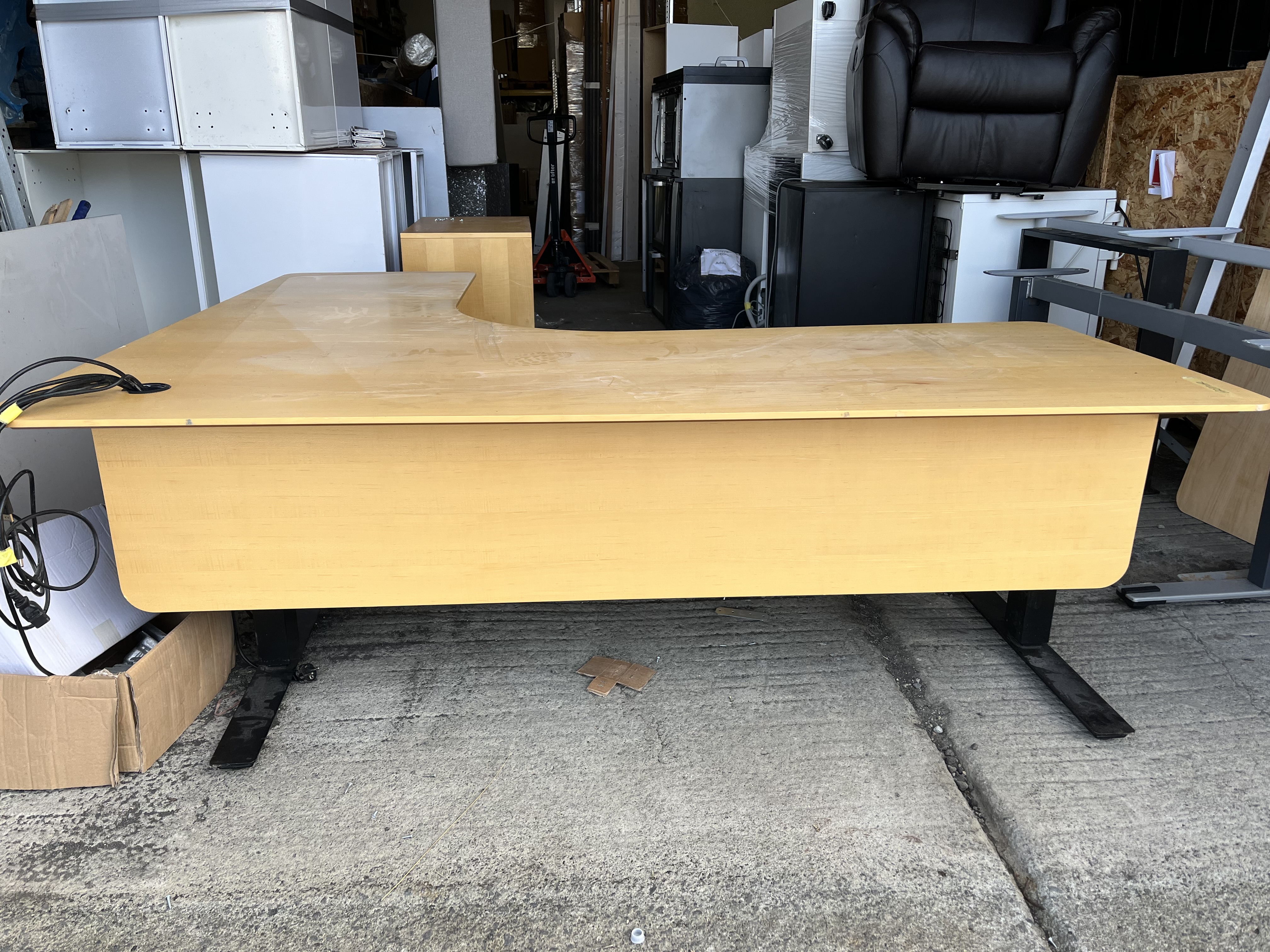 SELT / SOLD - Rafmagnshornborð - 2m * 1,8m