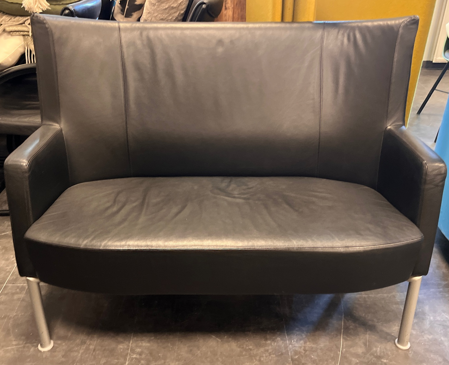 SELT / SOLD Kinnarps leðursófi frá Pennanum 9