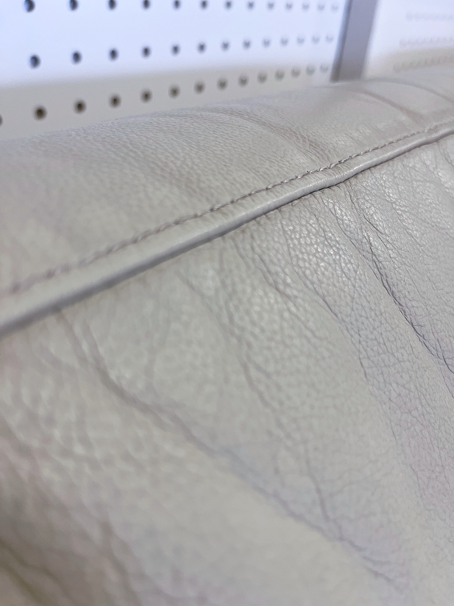 SELT / SOLD Leðursófi beige 3ja sæta, B245xD95sm. 5