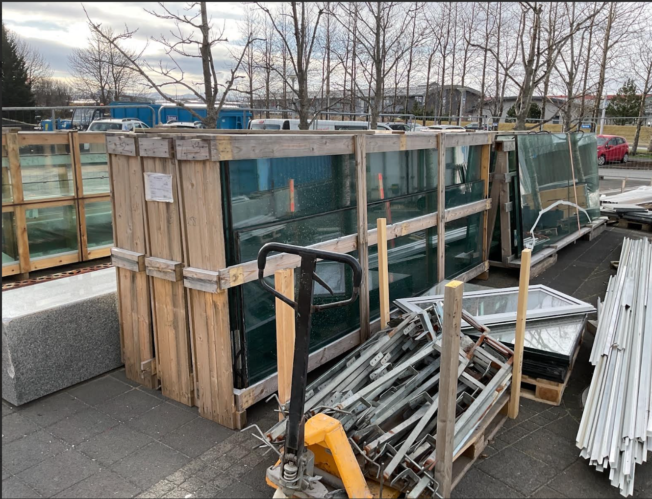 SELT / SOLD - Tvöfallt gler 1300x2850 alls 20 stk.