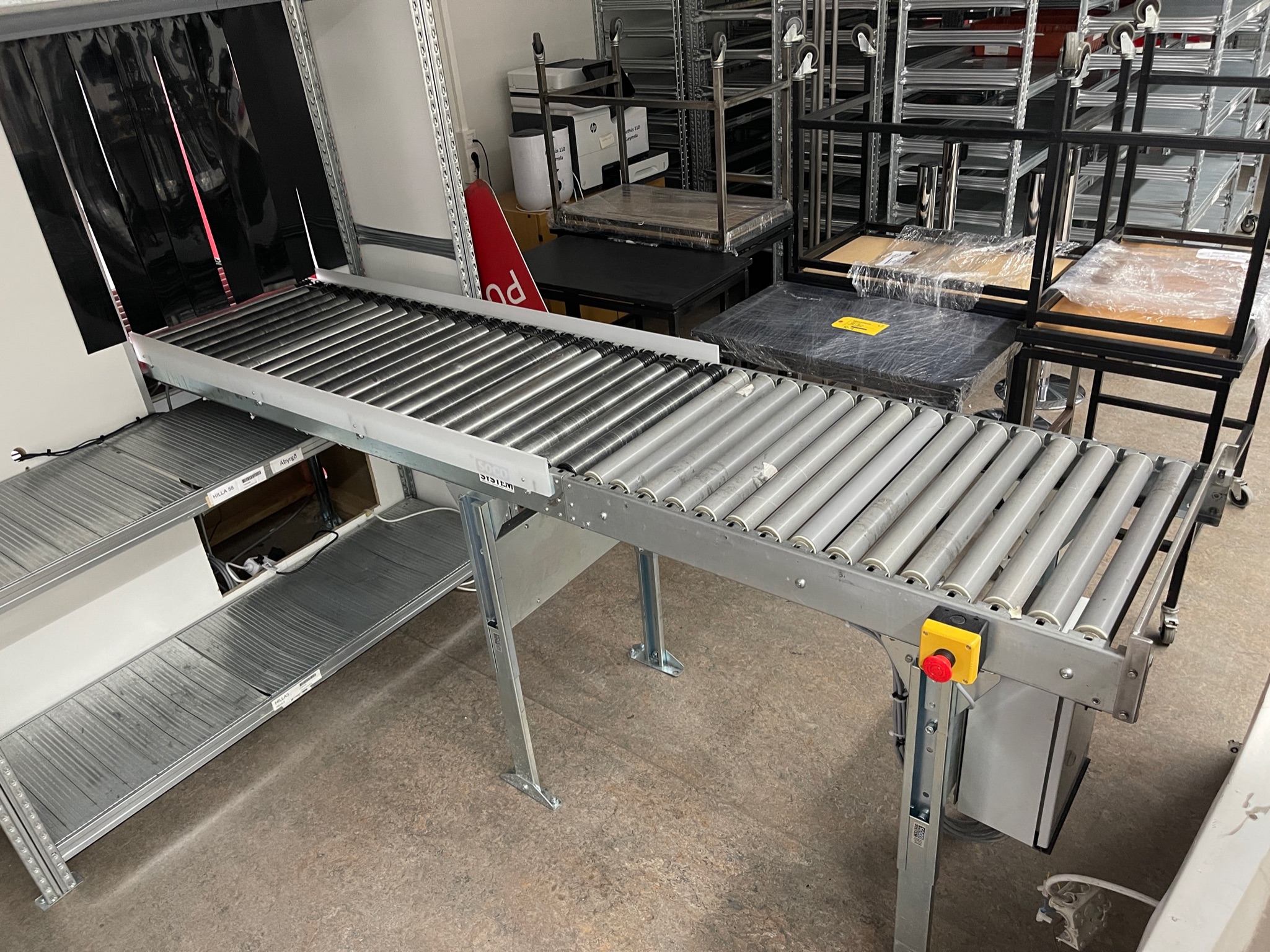 SELT / SOLD Soco System rafdrifið færiband m.snertirofa, L305xB57sm.