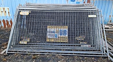 SELT / SOLD - Öryggisgrindur H180 x L340 sm vinnustaðagirðing - um 40 stk/150m
