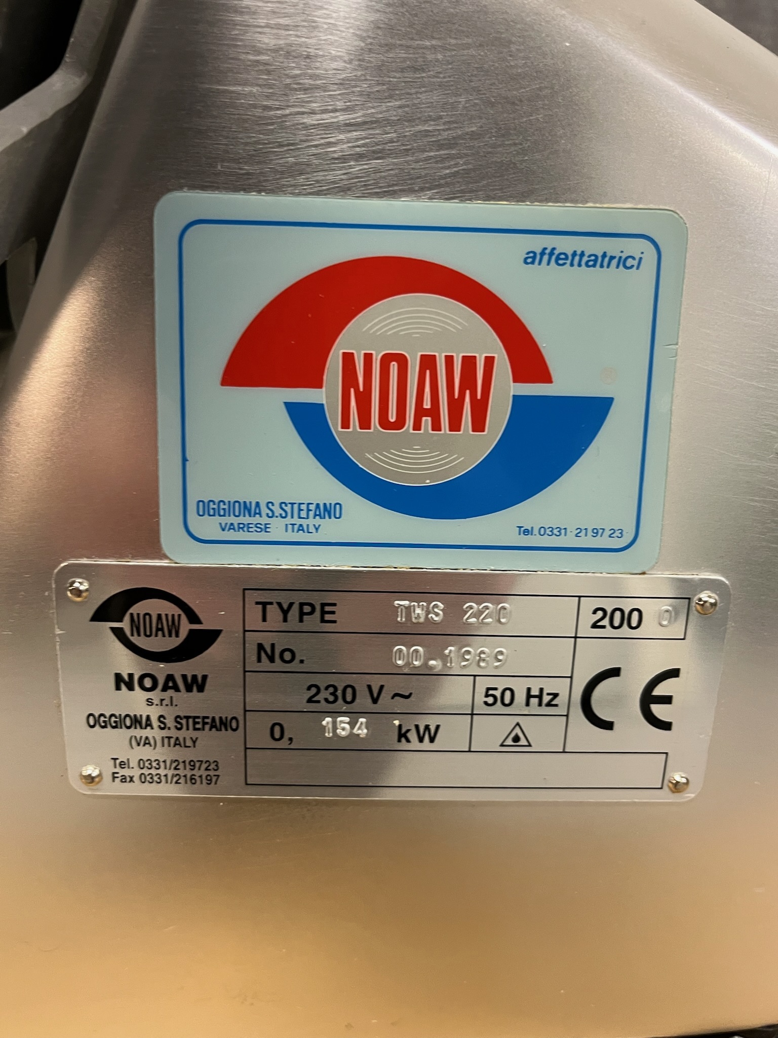 SELT / SOLD Noaw áleggshnífur, 22sm. 4