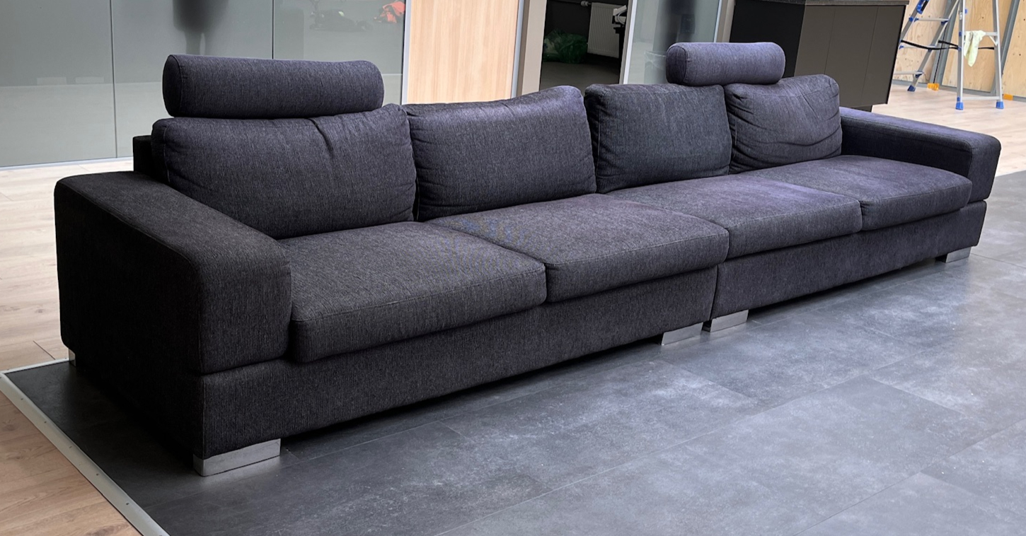 SELT / SOLD Tausófi, 4ja sæta, B390xD86sm.