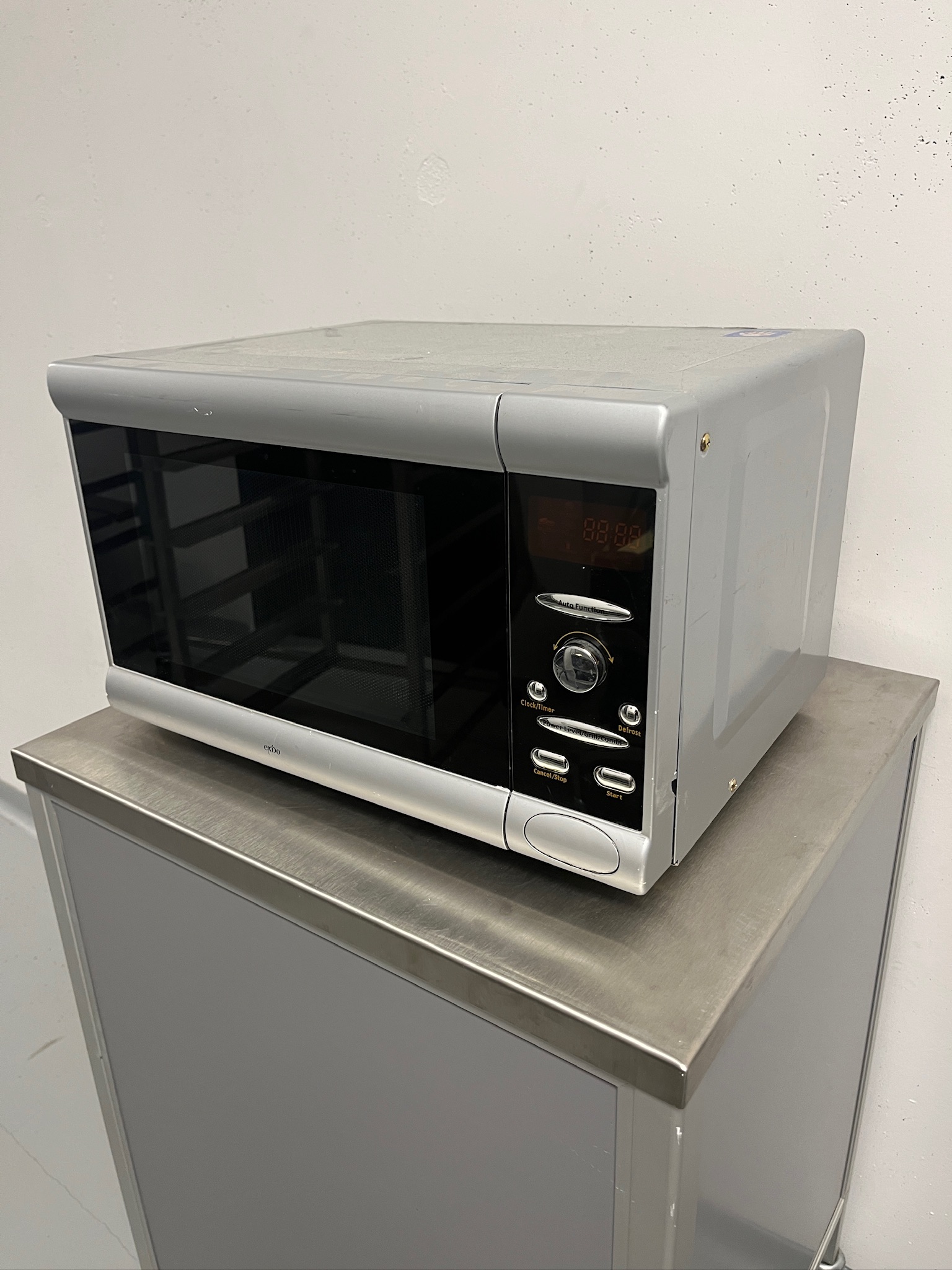 SELT / SOLD Exido örbylgjuofn 2