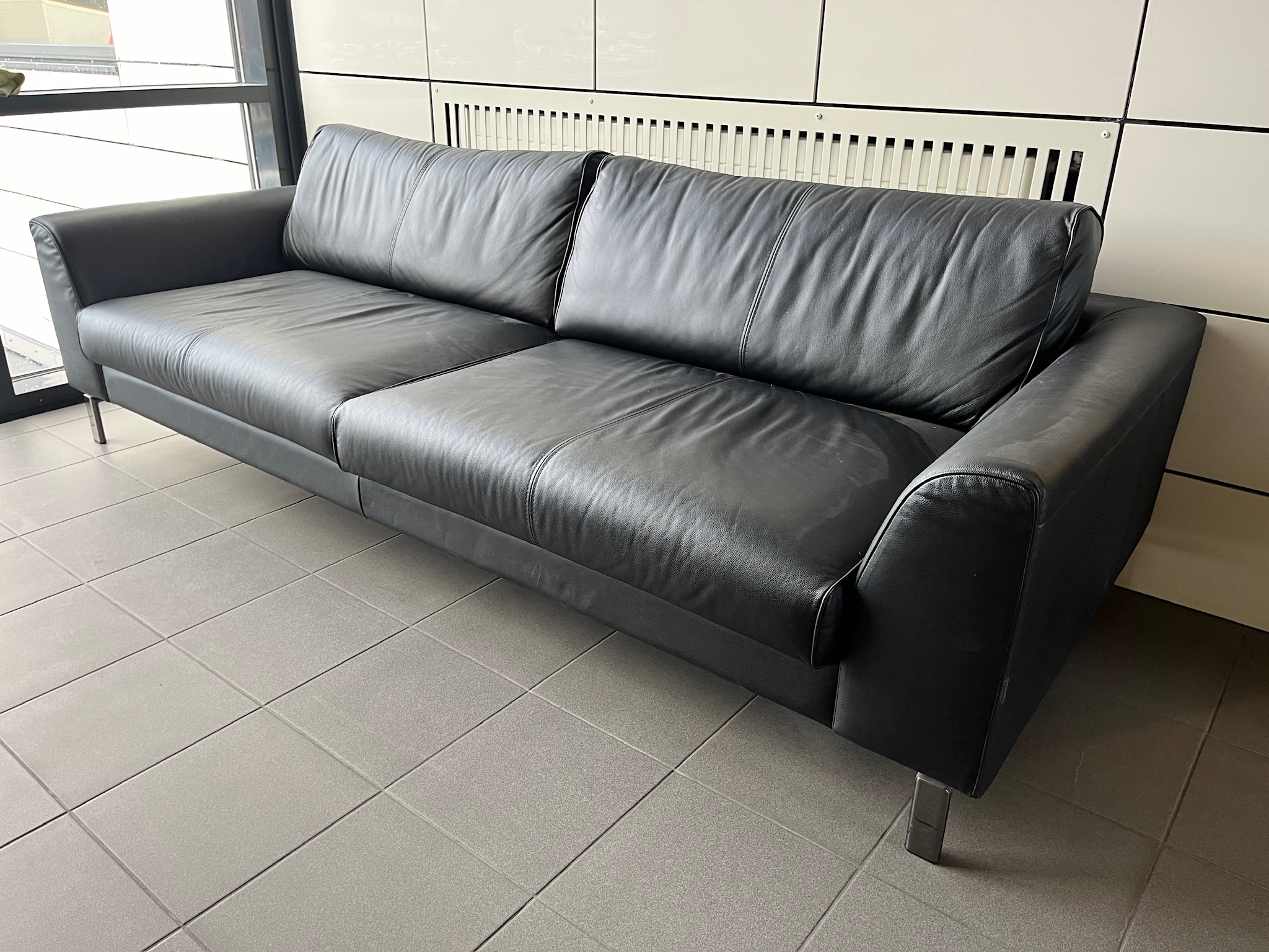 SELT / SOLD Furninova leðursófi, B230 x D95 sm. 2