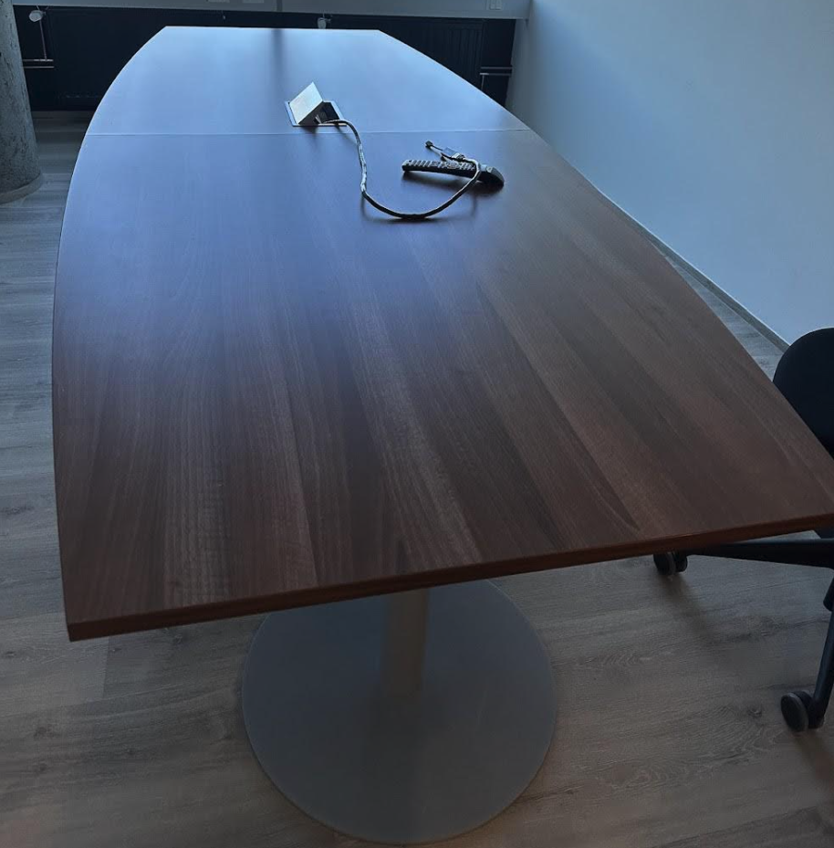 SELT / SOLD Nowy Styl fundarborð frá Hirzlunni, L300xB120sm.