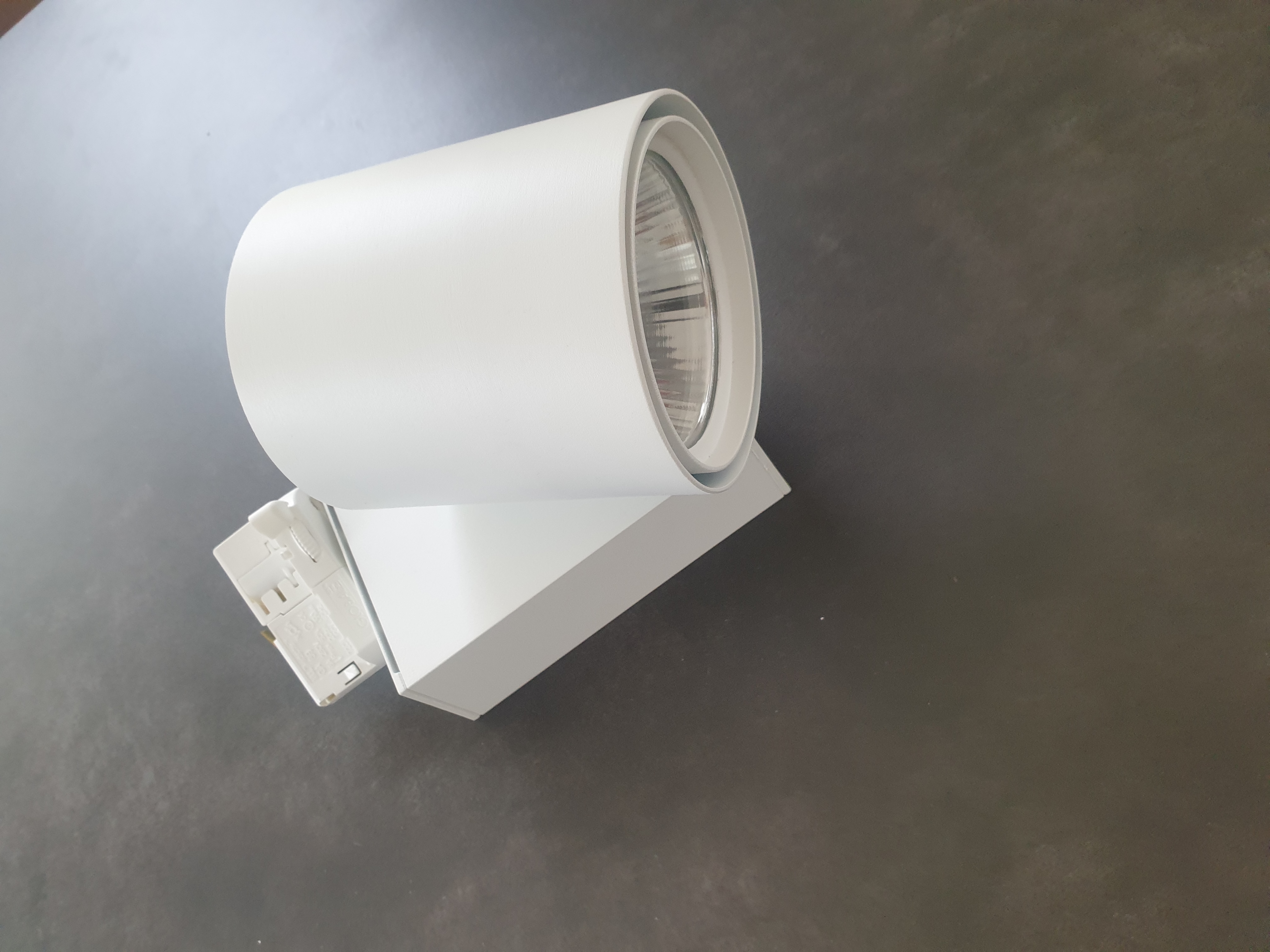 SELT / SOLD - LTS LED brautar ljóskastari 2