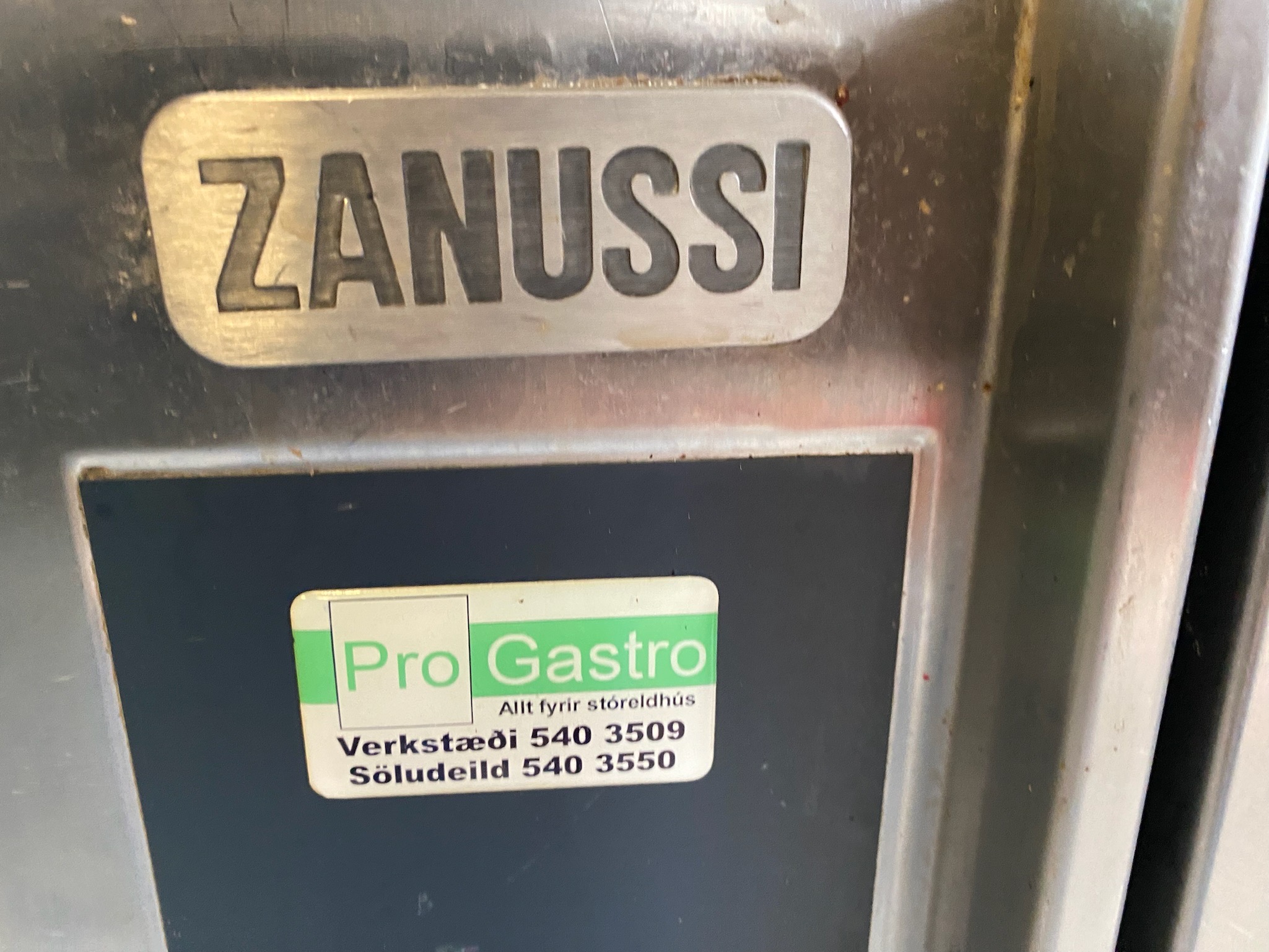 SELT / SOLD Zanussi ofn frá ProGastro - H100 x B90 x D90 sm. 5