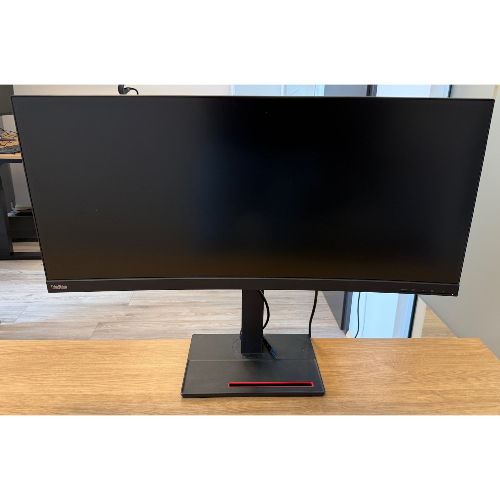 SELT / SOLD Lenovo ThinkVision tölvuskjár frá Ofar, QHD, 34'' 2