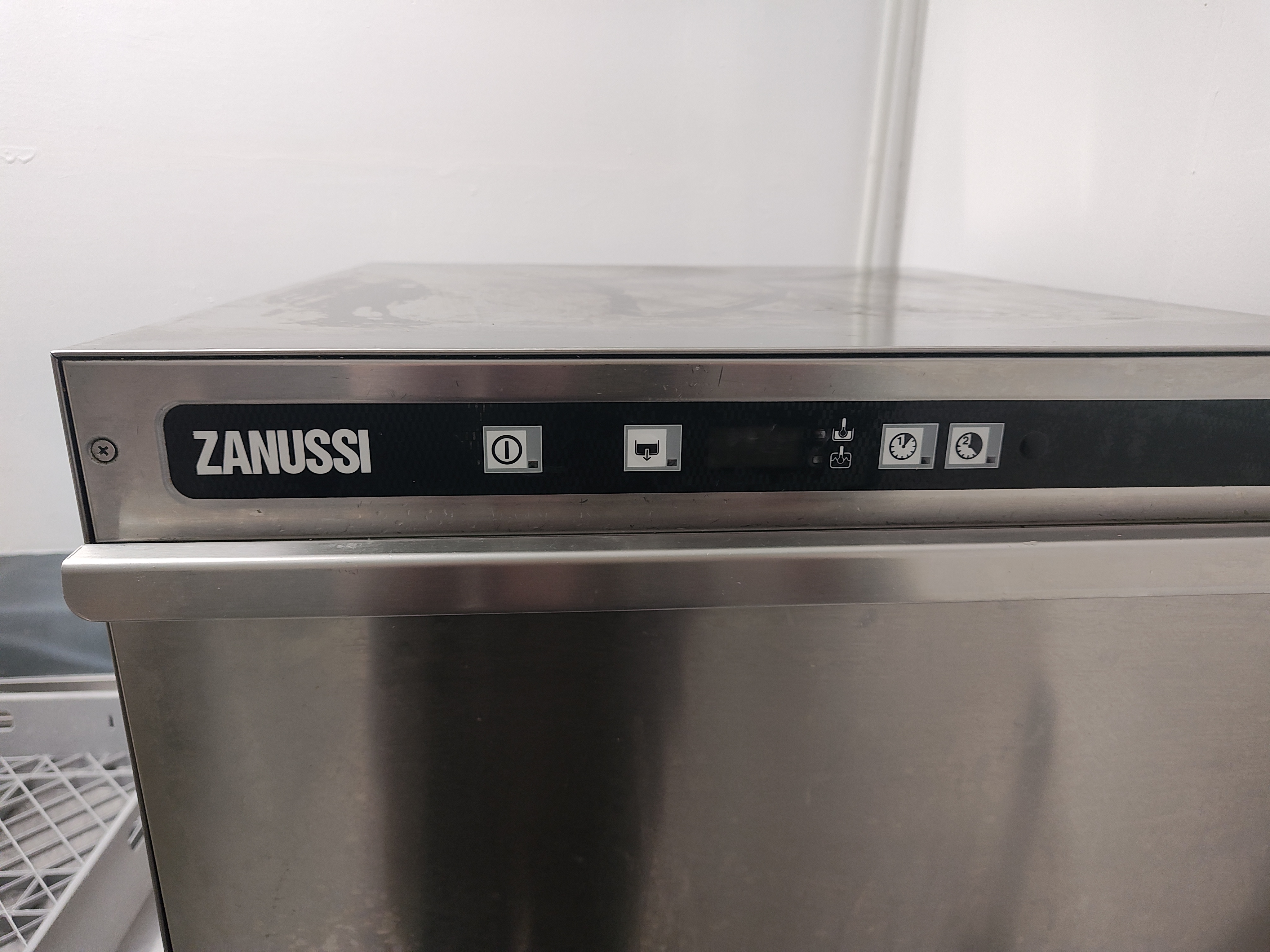 SELT / SOLD - Zanuzzi uppþvottavél / undirborðsvél fyrir stóreldhús 8