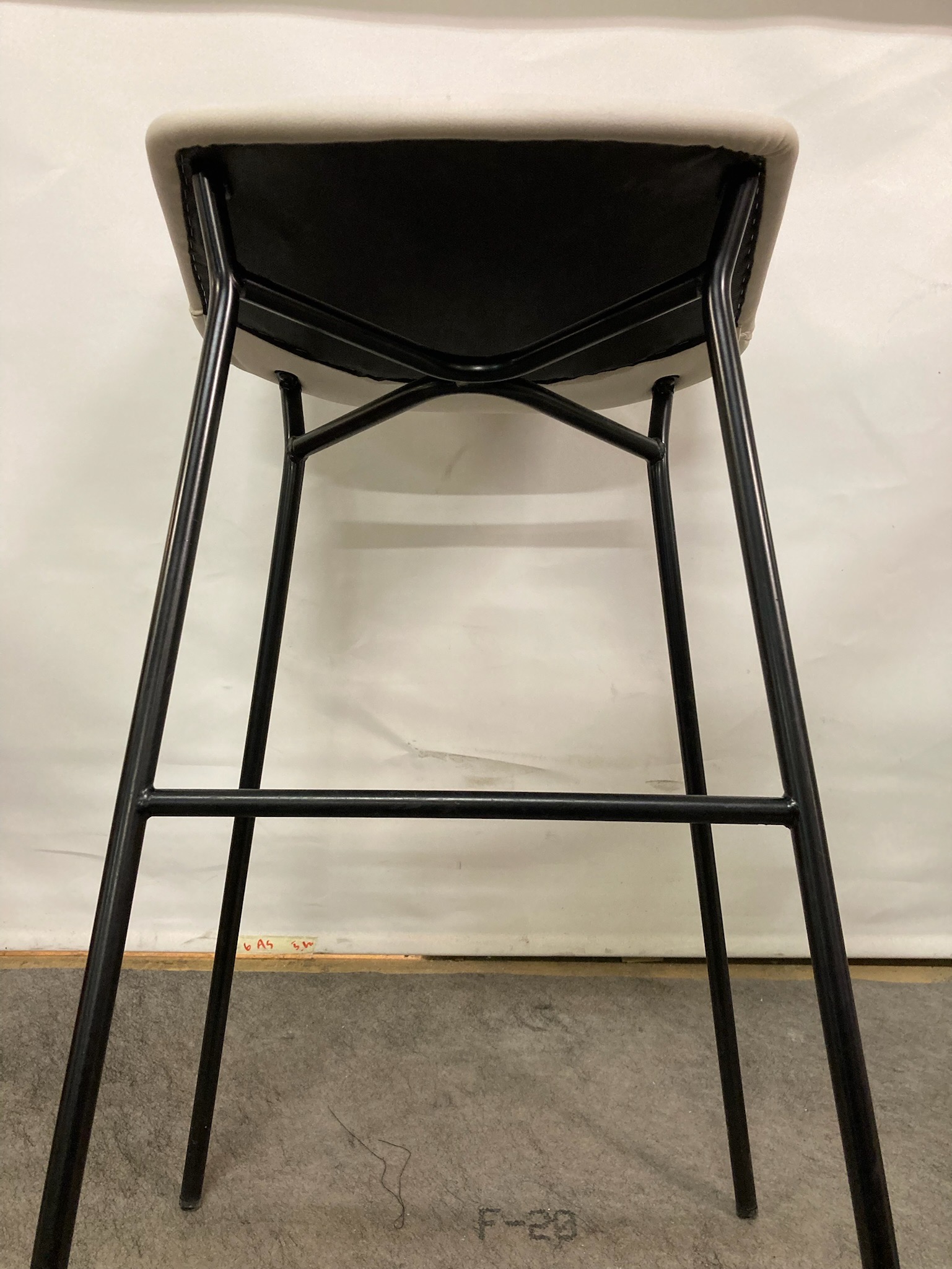SELT / SOLD Barstólar með leður sæti 4