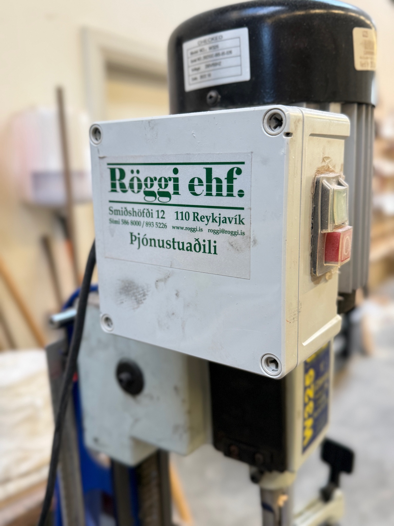 SELT / SOLD Charnwood hulsuborvél með skáp 8