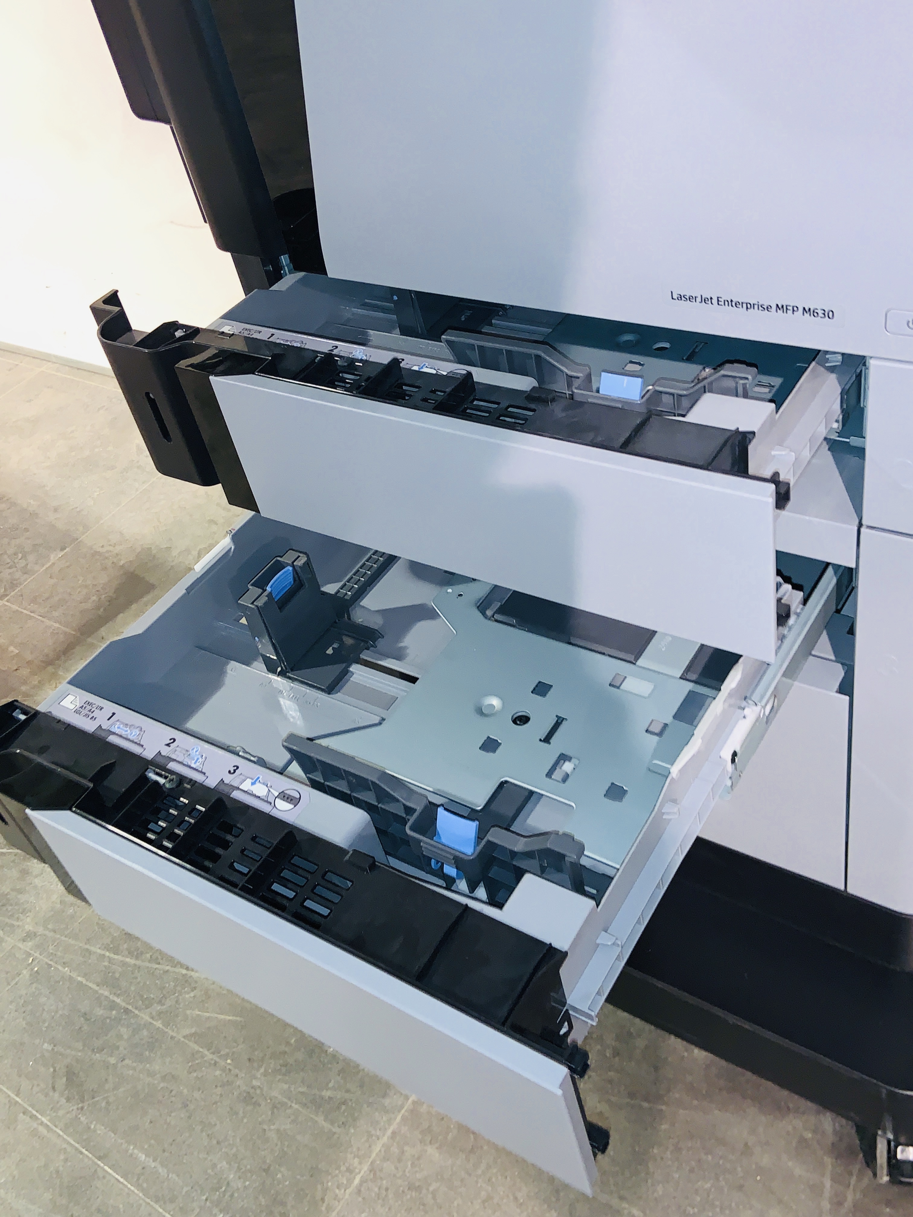 Selt-HP Color Laserjet Ent. MFP M630dn 3