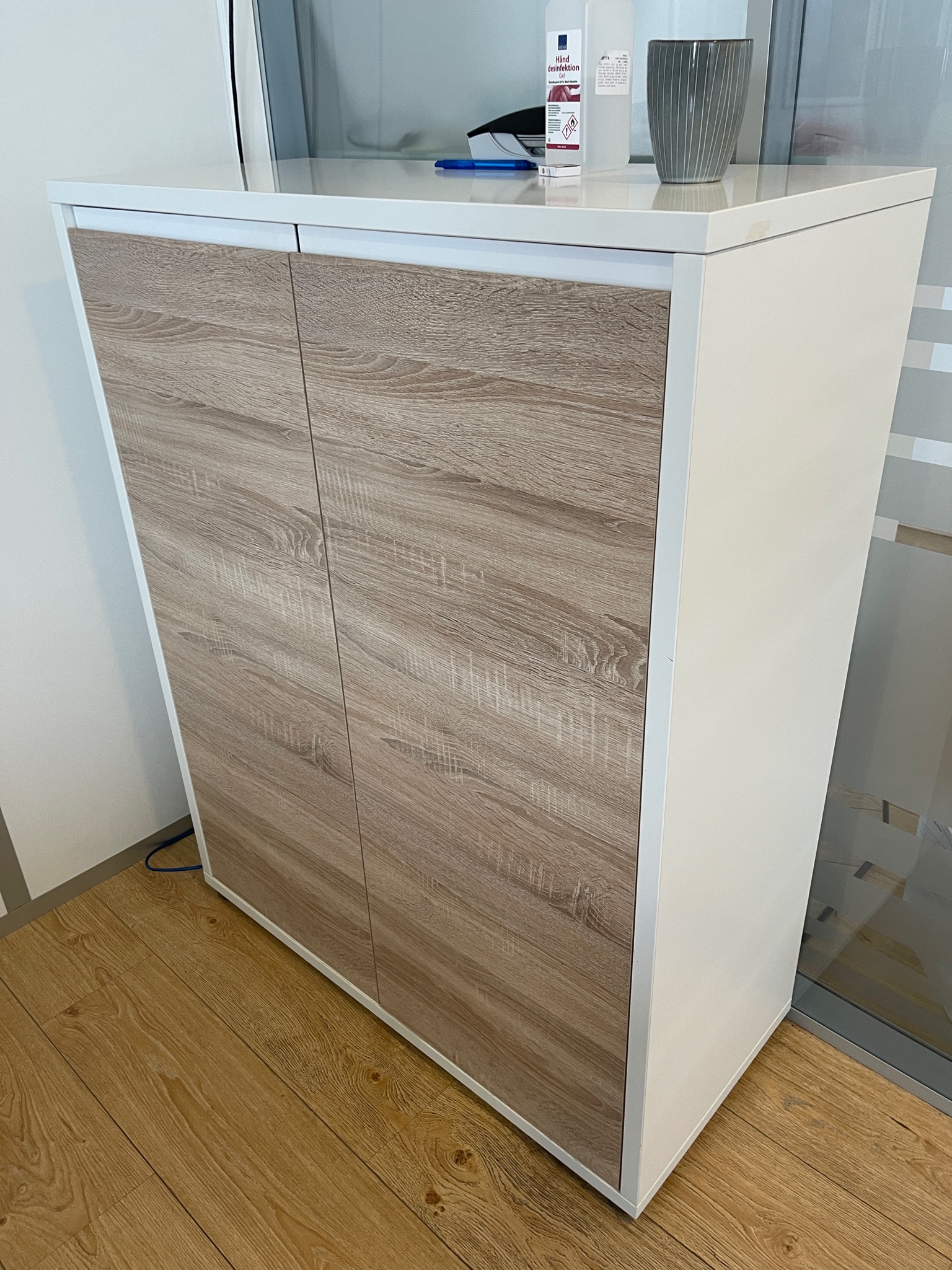 Selt/Endurnýtt-Skrifstofuskápur H113xB89xD40