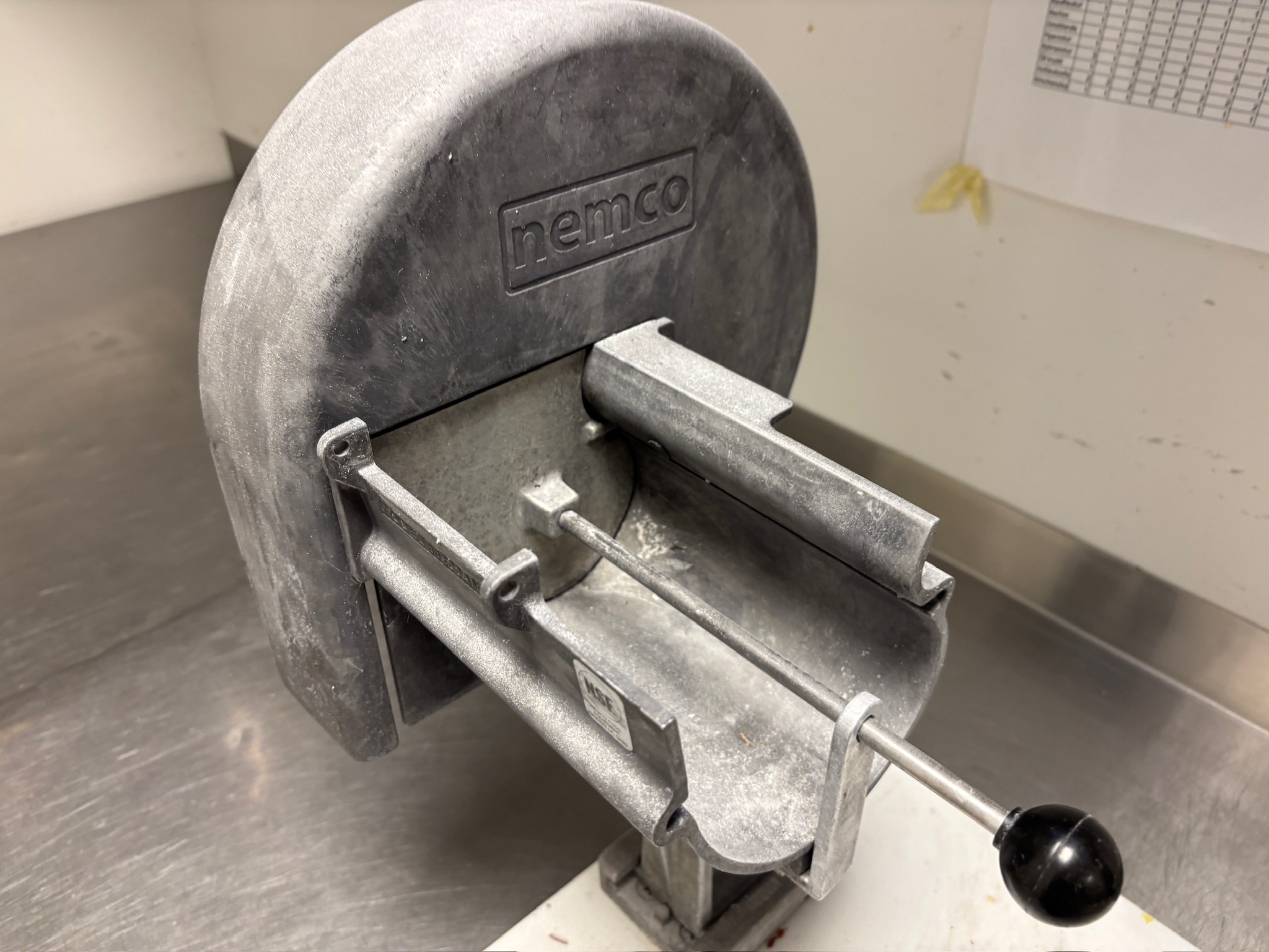 SELT / SOLD Nemco Easy Vegetable Slicer - 25 Slice 5