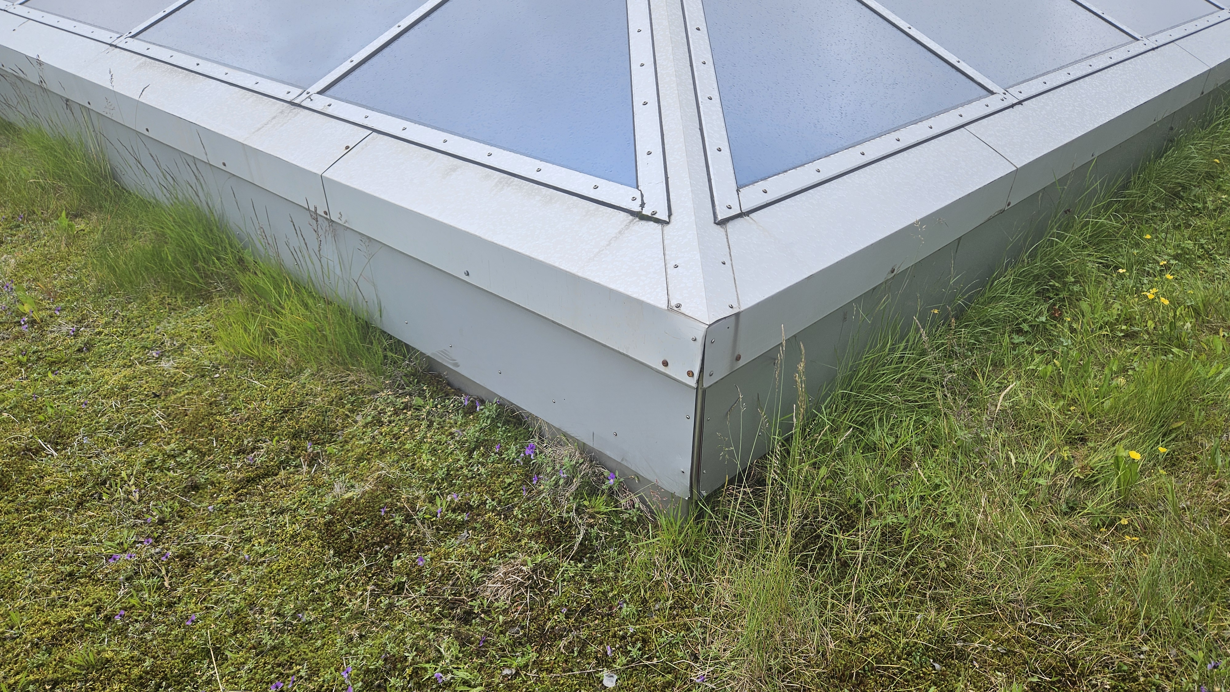 SELT / SOLD Píramídi - þakbygging - 650*650sm. 42 fm. Pnr. 103 7
