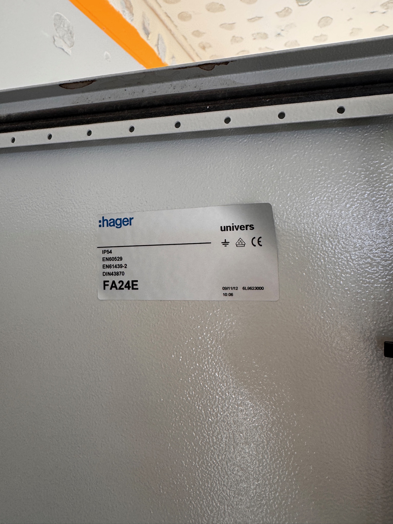 SELT / SOLD Hager rafmagnstafla, H185xB105xD28sm. 3