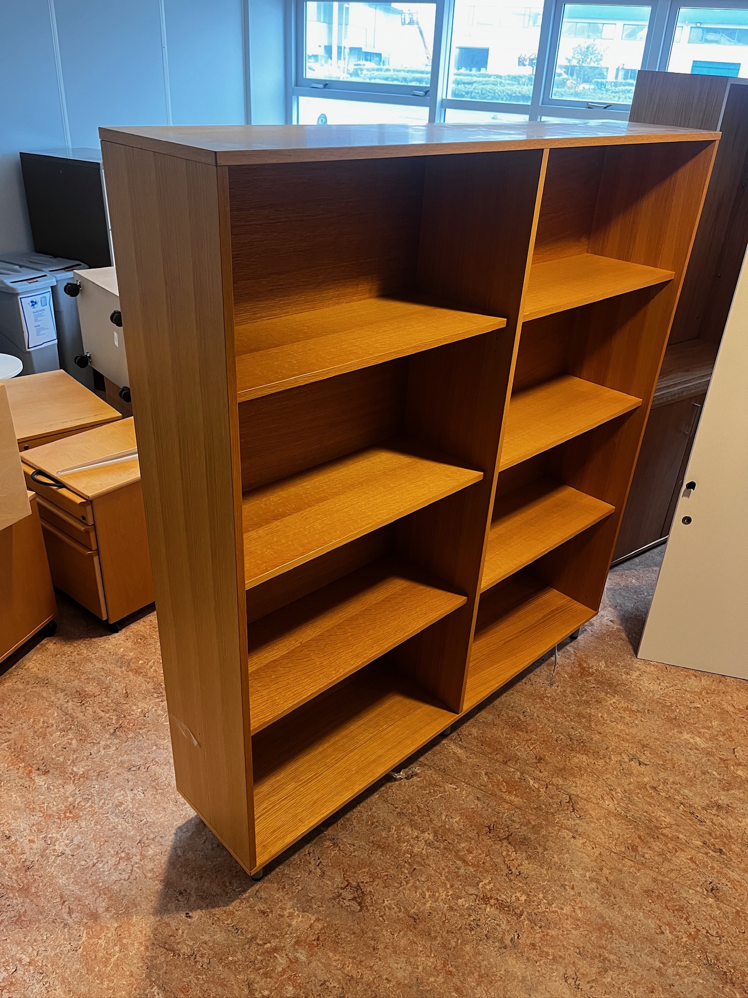 SELT / SOLD Skrifstofuskápar og bókahillur frá Á. Guðmundsson 6
