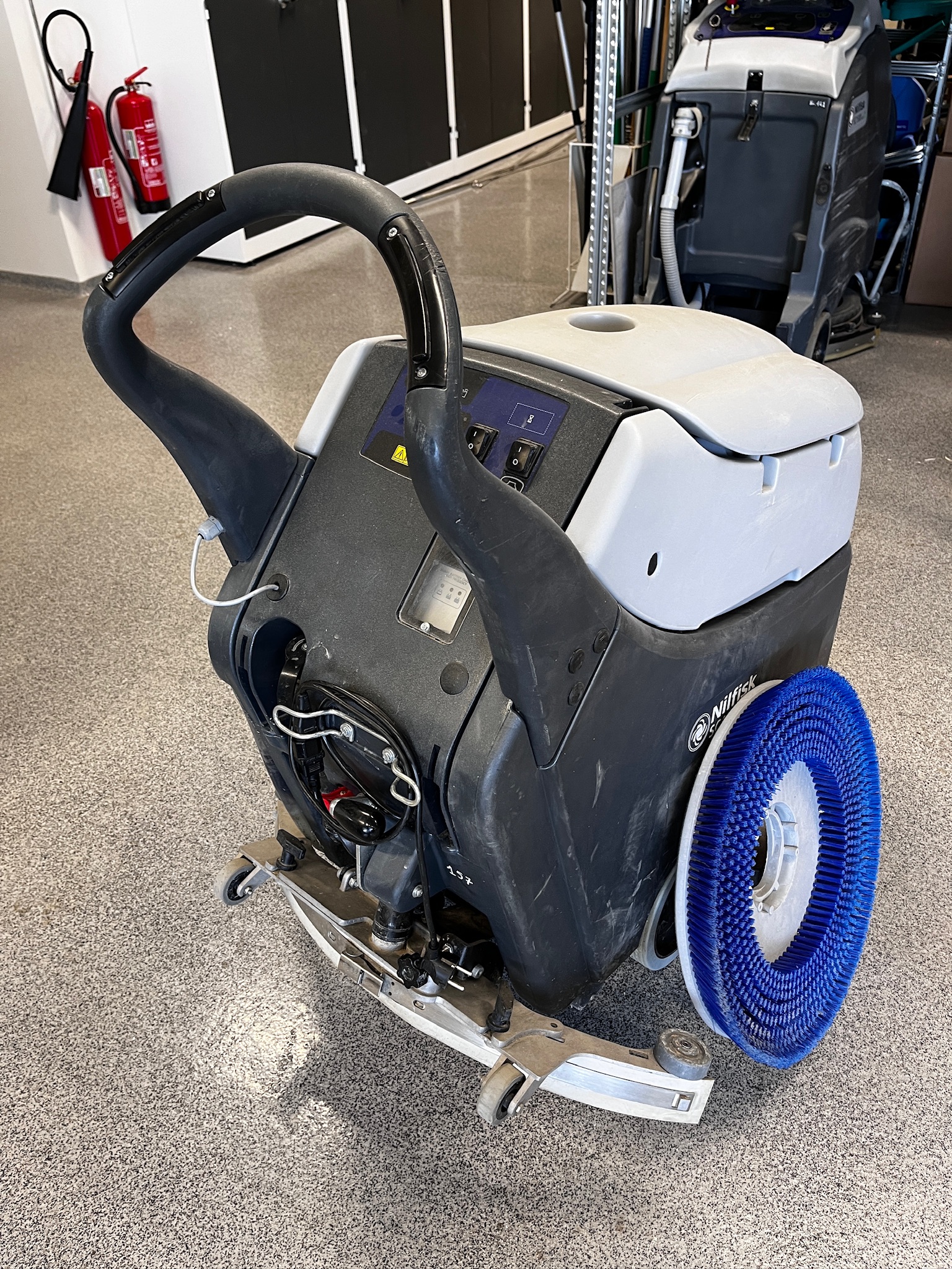 SELT / SOLD Nilfisk skúringavél SC450 3