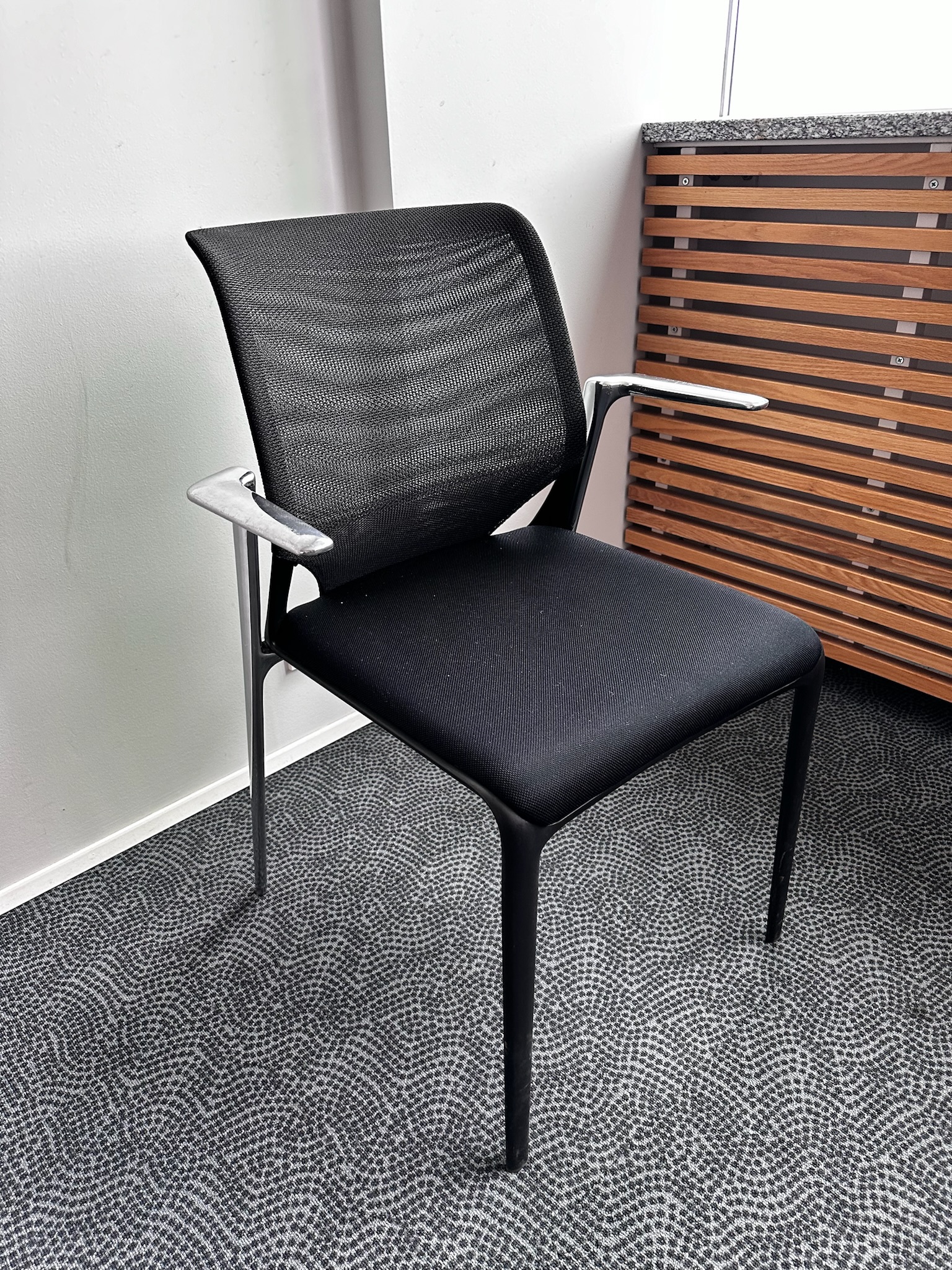 SELT / SOLD Vitra M15 fundarstólar frá Pennanum, staflanlegir