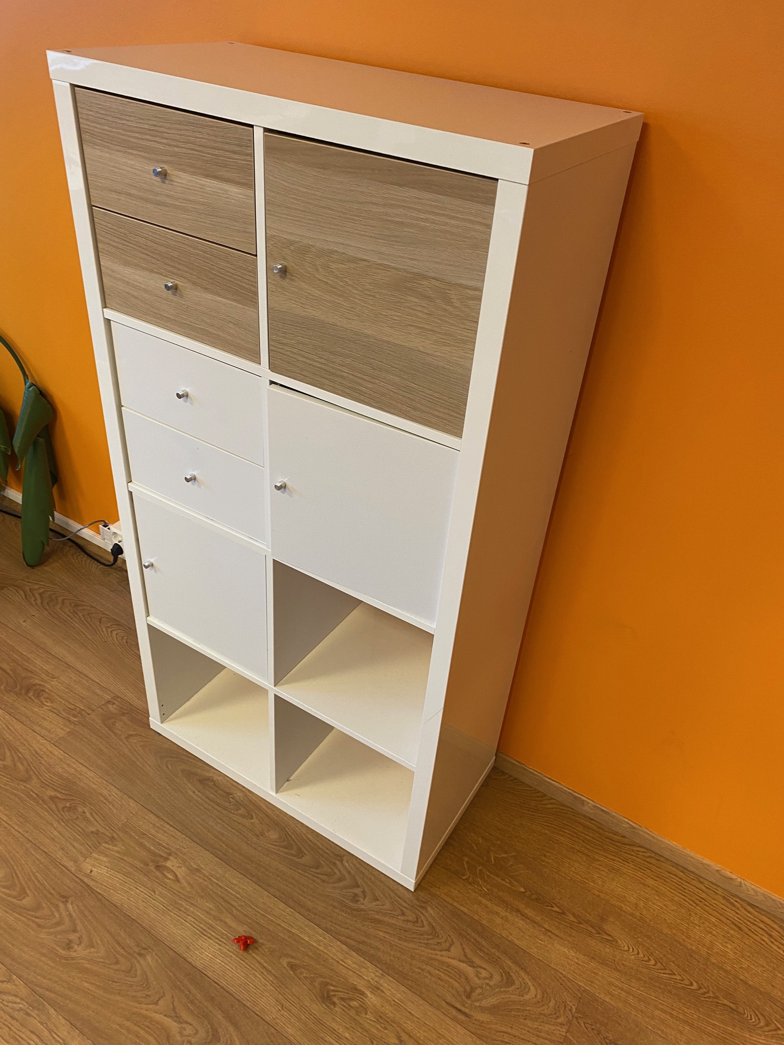 SELT / SOLD - Flottur IKEA skápur H146sm. x B76sm. 4