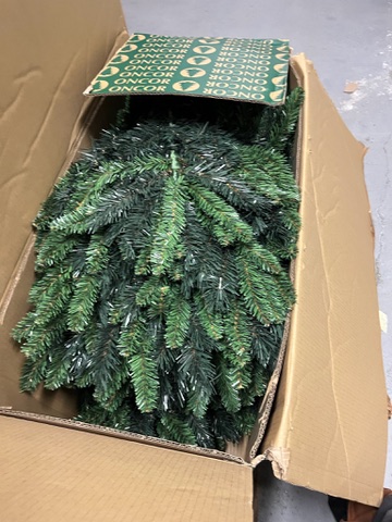 SELT / SOLD Kassar af jólaskrauti 9