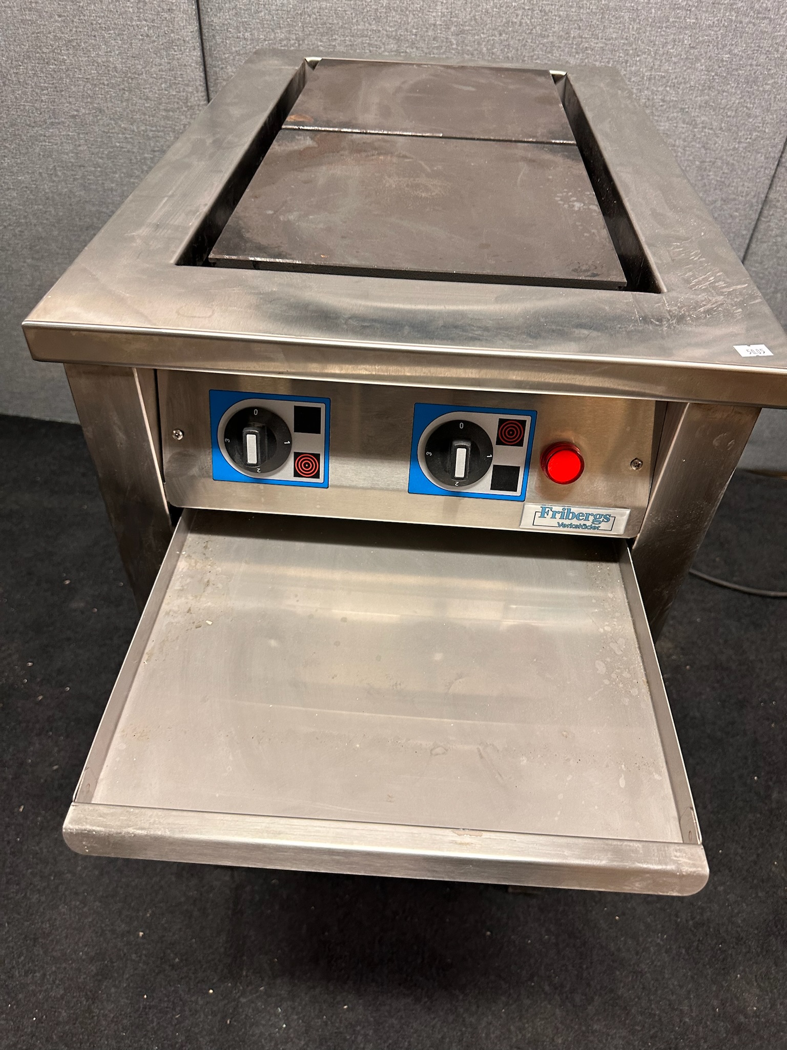 SELT / SOLD Fribergs helluborð, B37 x D66 x H91 sm. 5