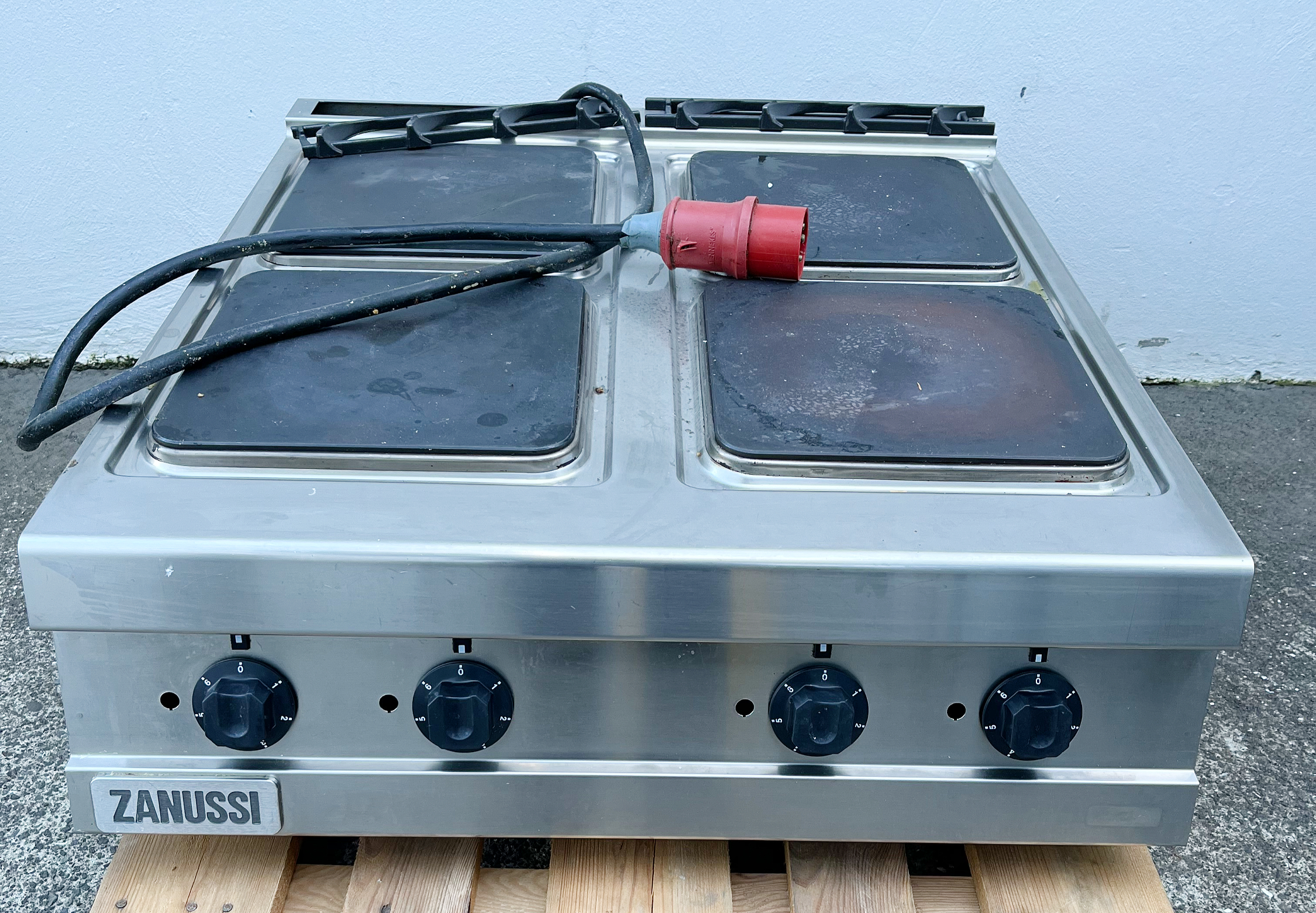 SELT / SOLD - Zanussi helluborð