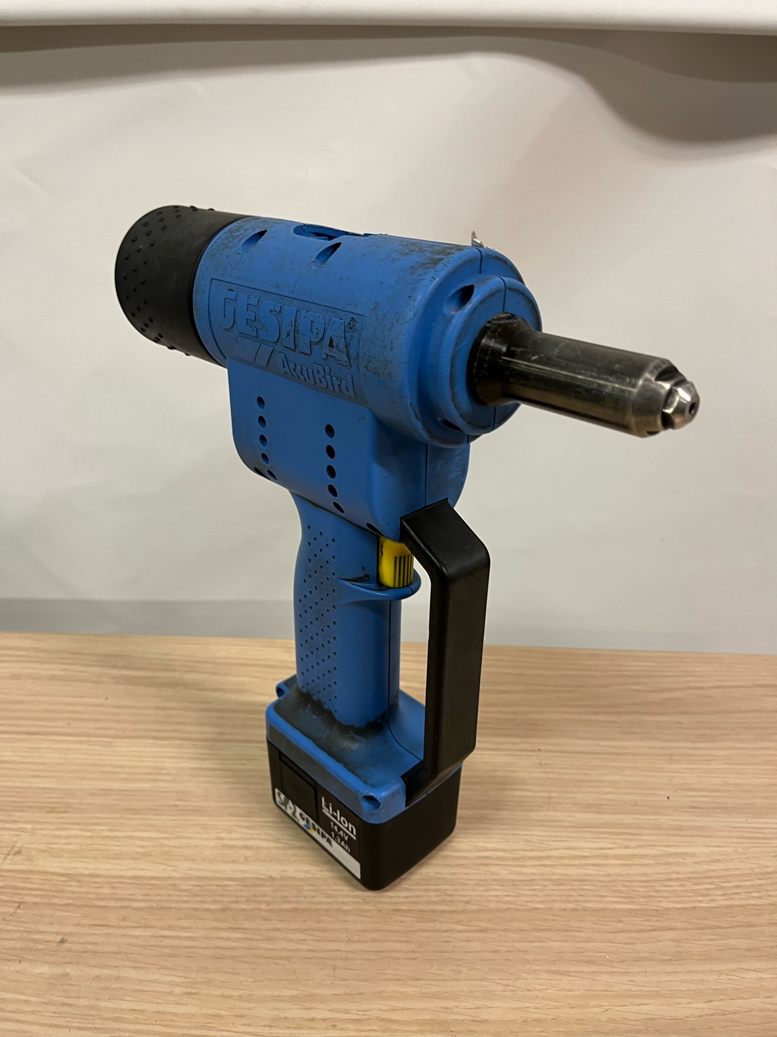 SELT / SOLD Gesipa Accubird Hnoðbyssa 2