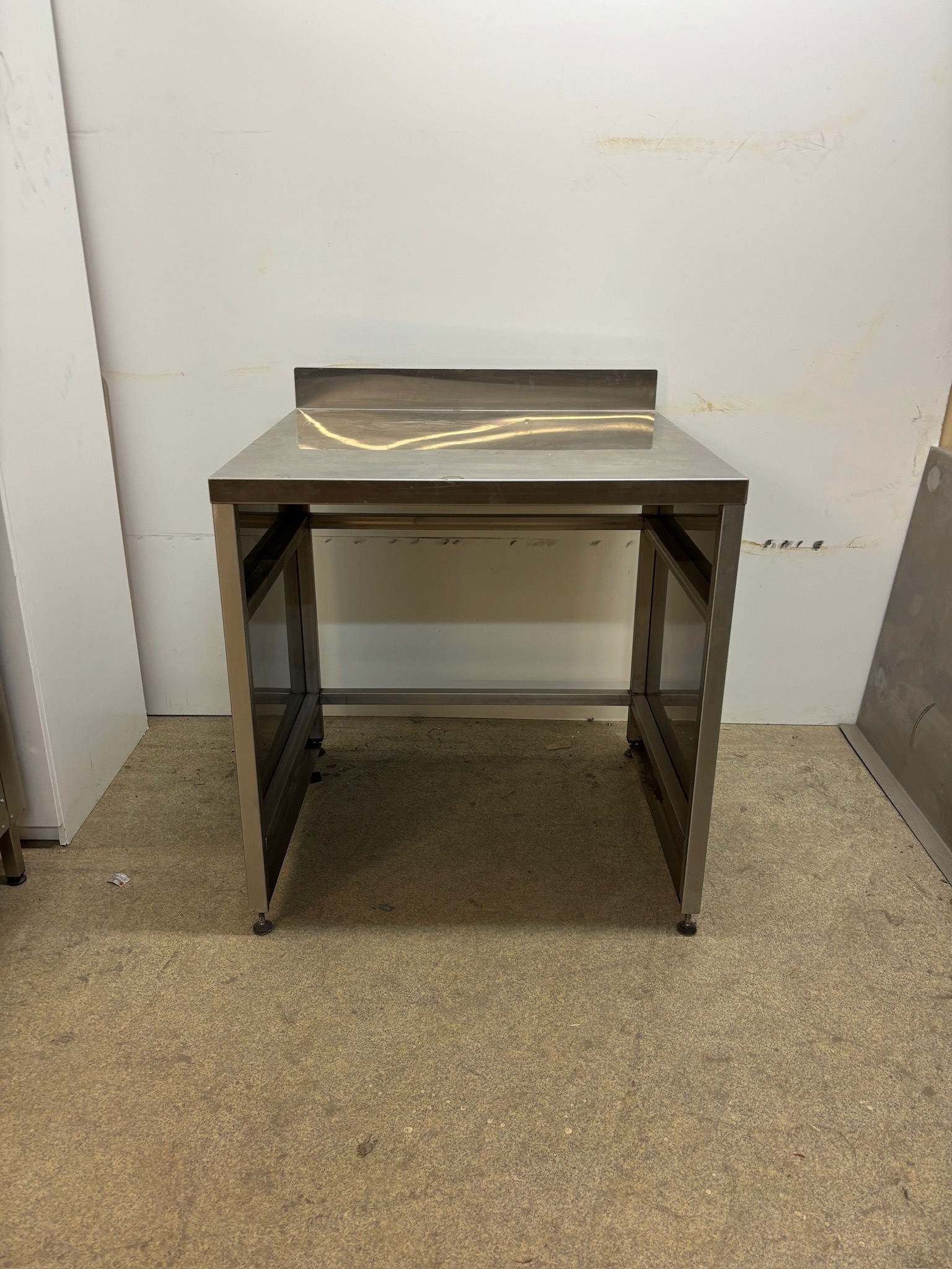 SELT / SOLD Ryðfrítt stálborð - þurrkborð - preppborð, : L 90 x B86, H92,5 sm.