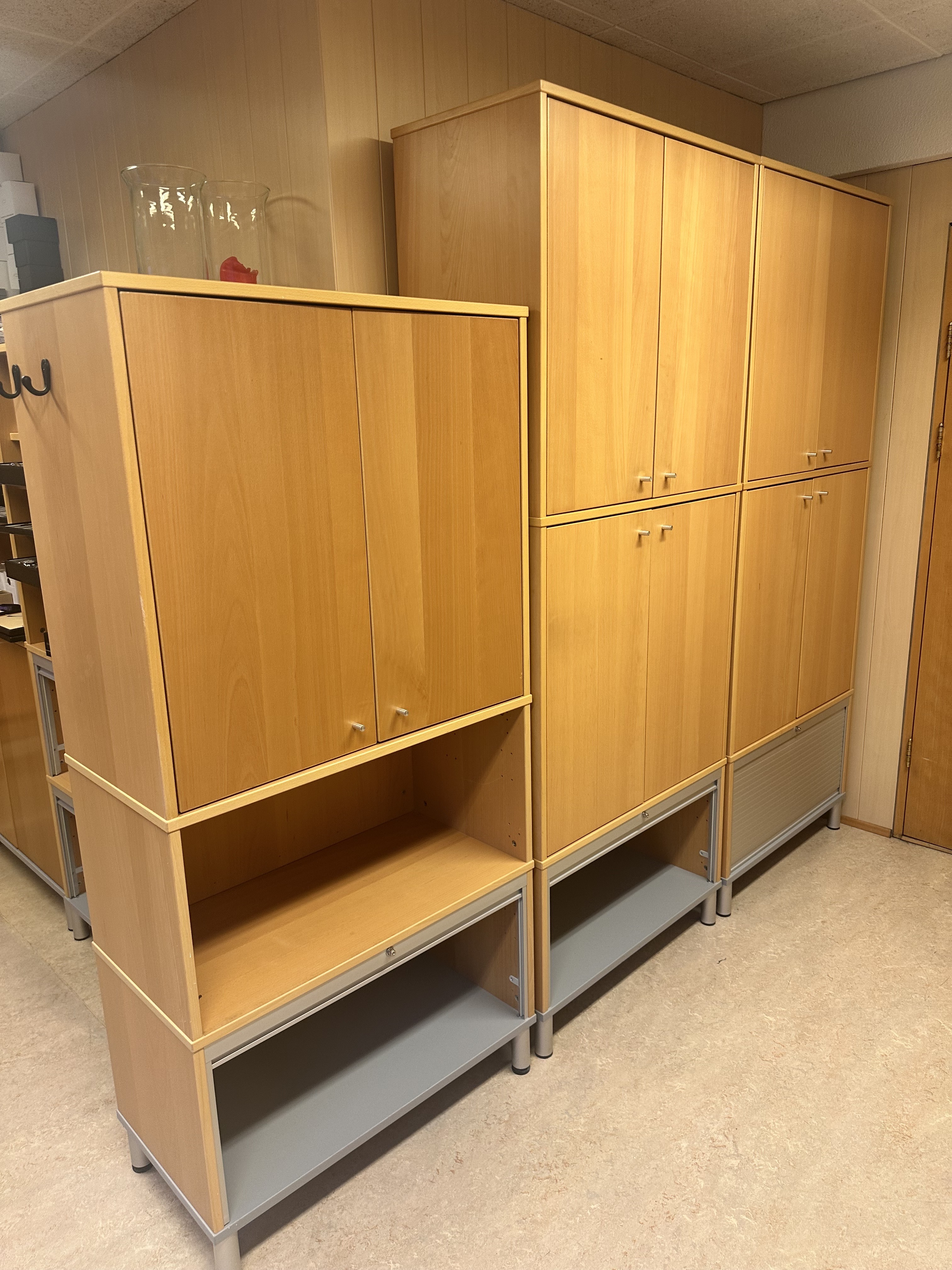 SELT / SOLD Skrifstofuskápur, H210/180xB82sm. (3 stk.) 2