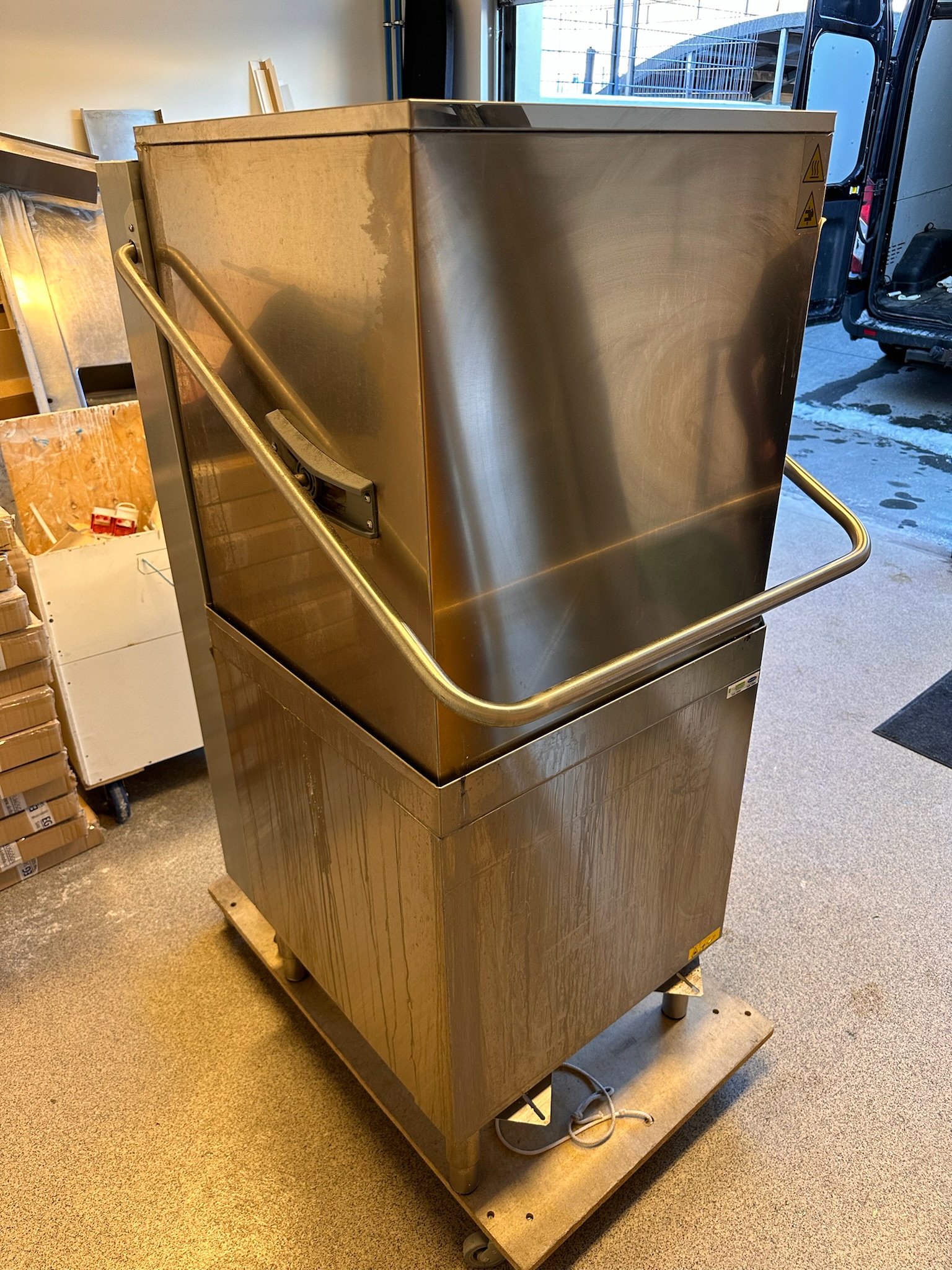 SELT / SOLD Zanussi húddvél, H158 x B62 x D75 sm. 4