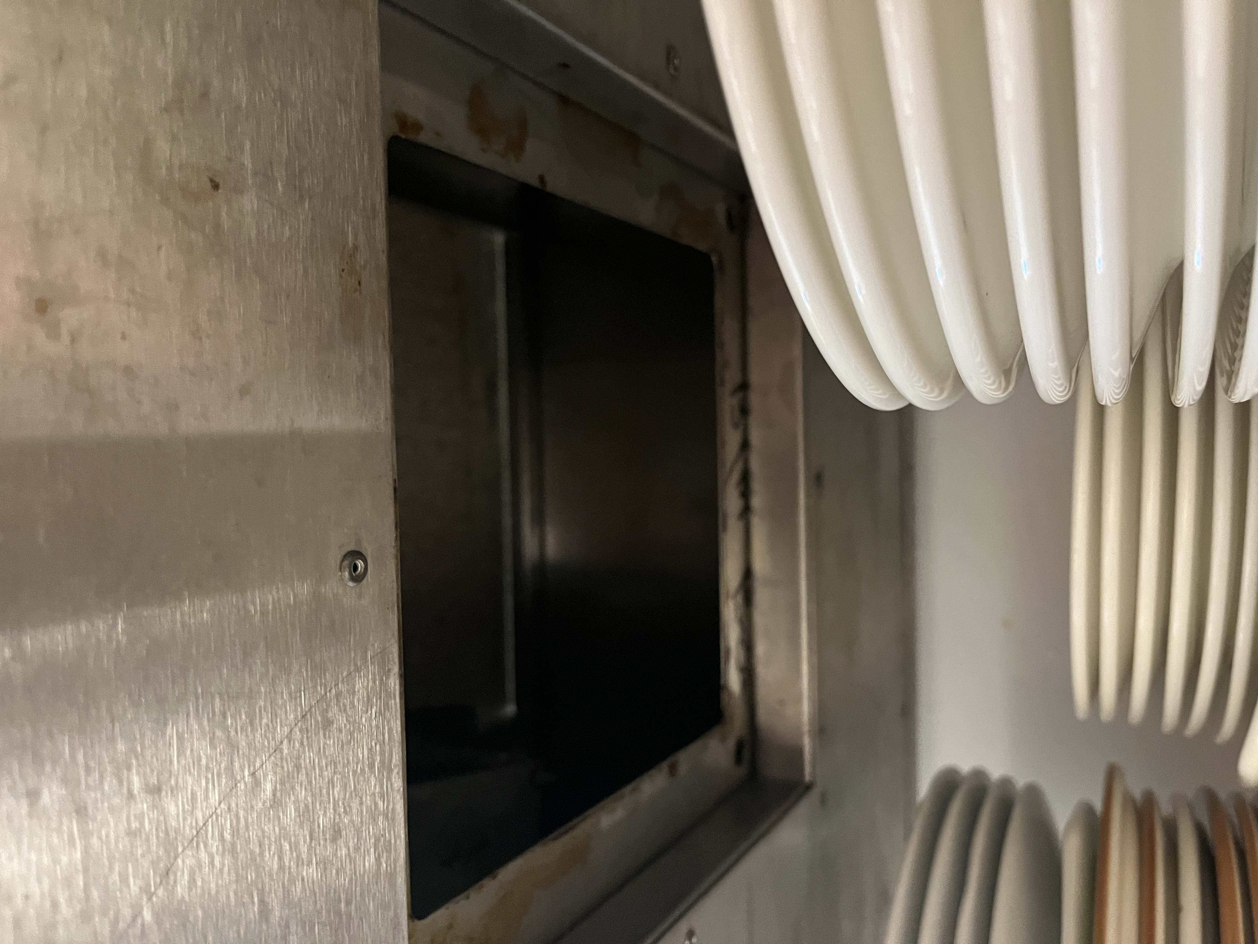 SELT / SOLD - Fráleggsborð á hjólum - járn og marmari 110 sm x 63 sm 3
